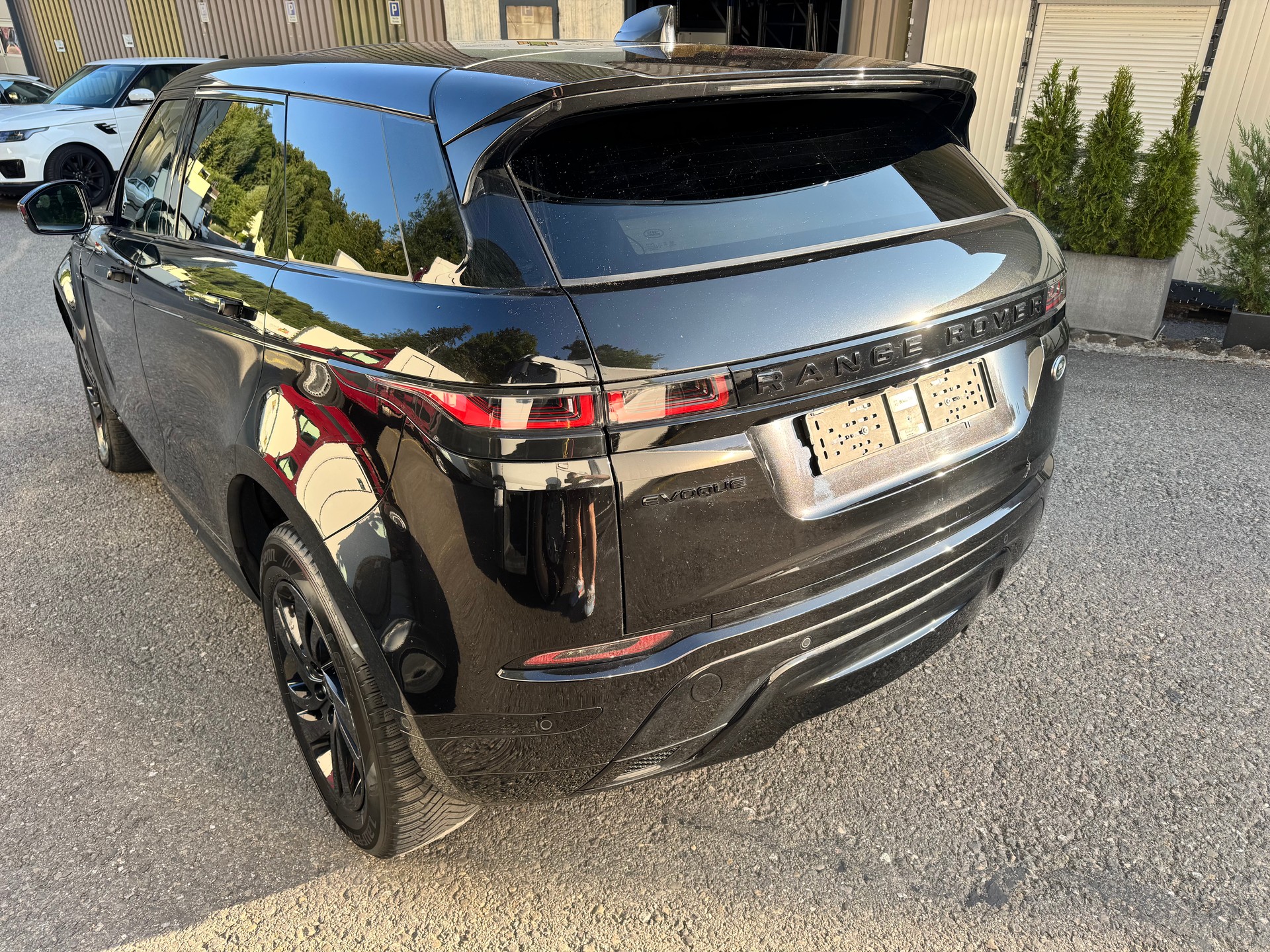 LAND ROVER Range Rover Evoque R-Dynamic P 200 HSE AT9-image-5