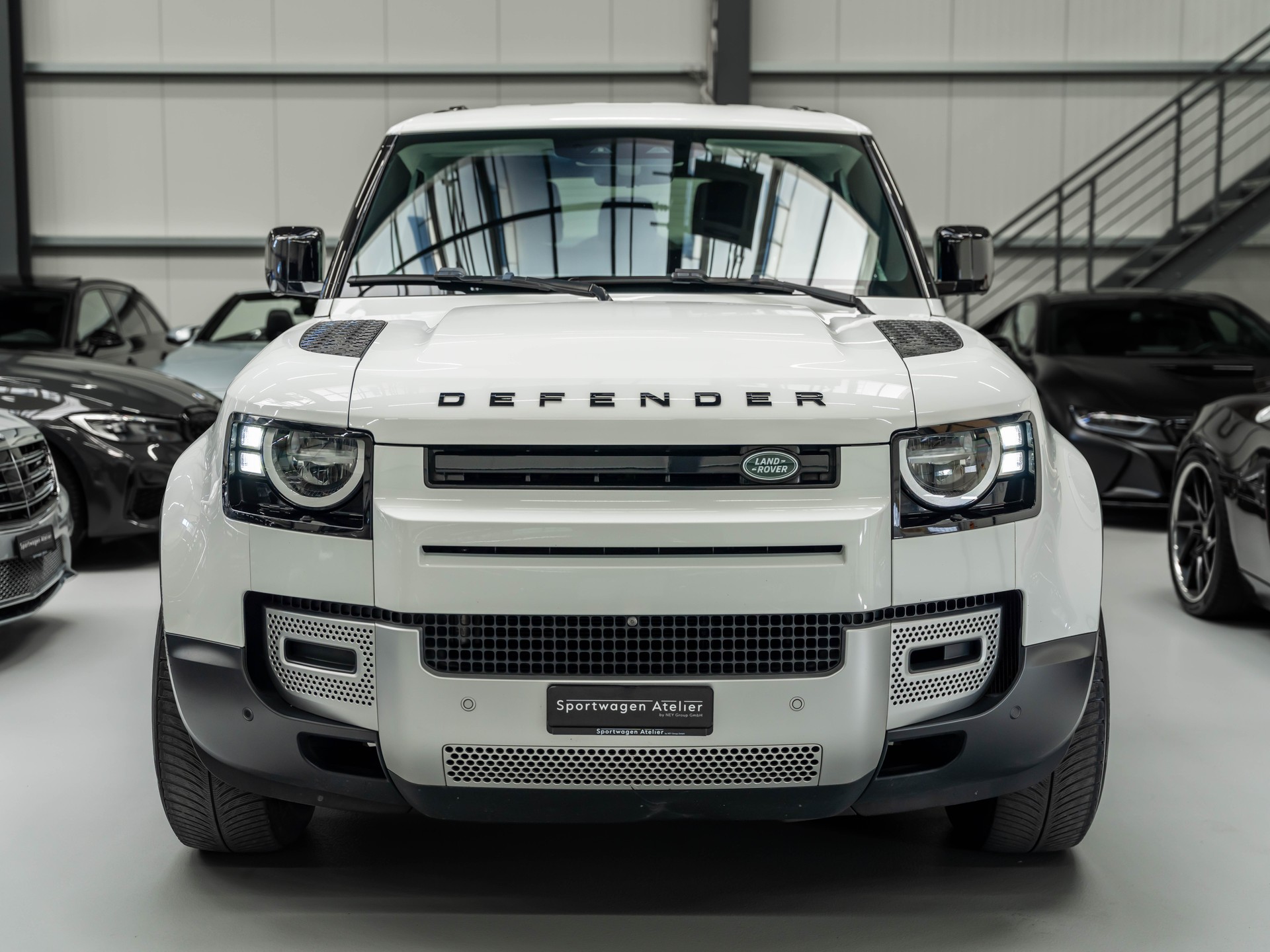 LAND ROVER Defender 90 3.0D I6 250 X-Dynamic SE AT8-image-5