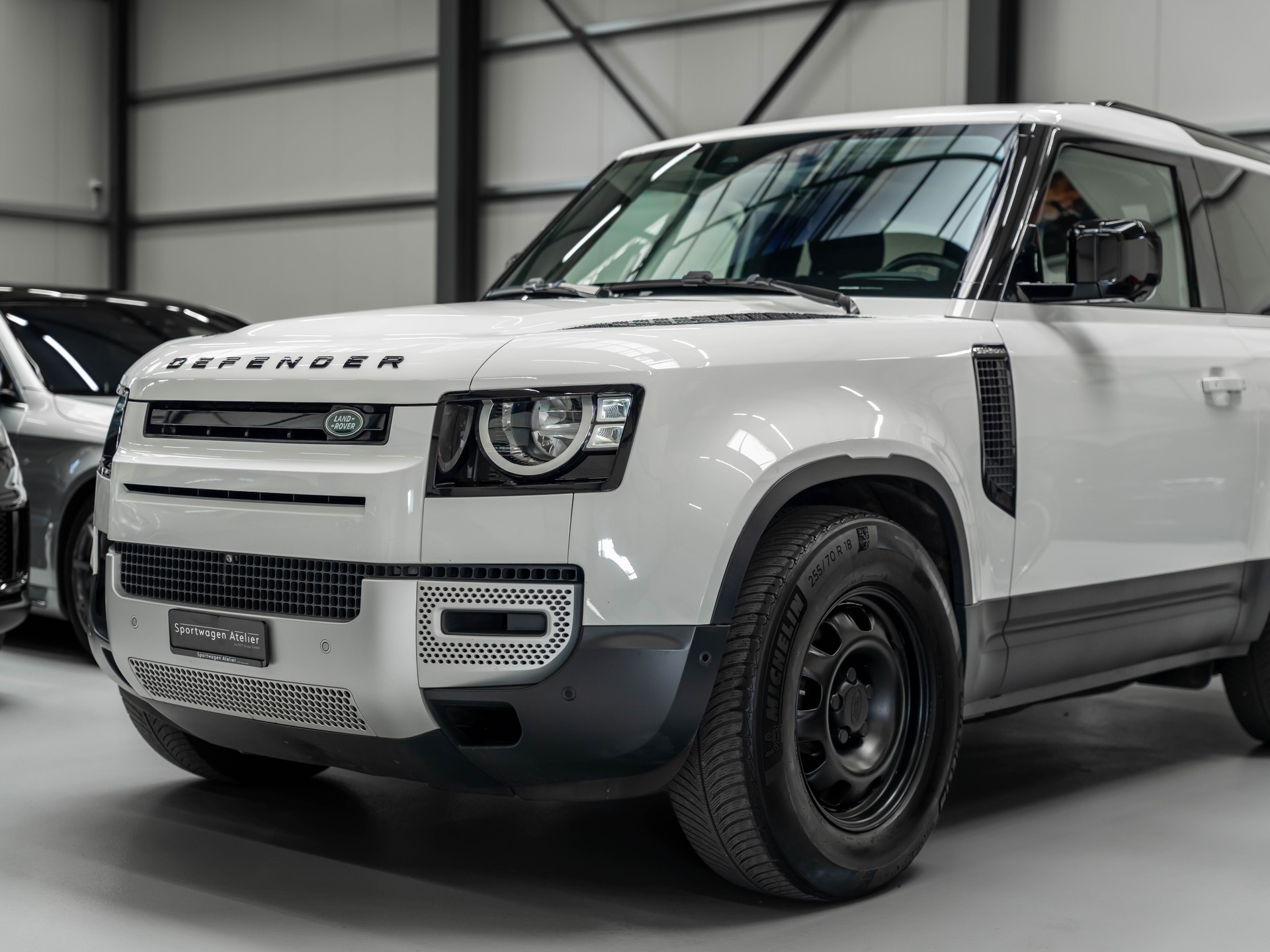 LAND ROVER Defender 90 3.0D I6 250 X-Dynamic SE AT8-image-10