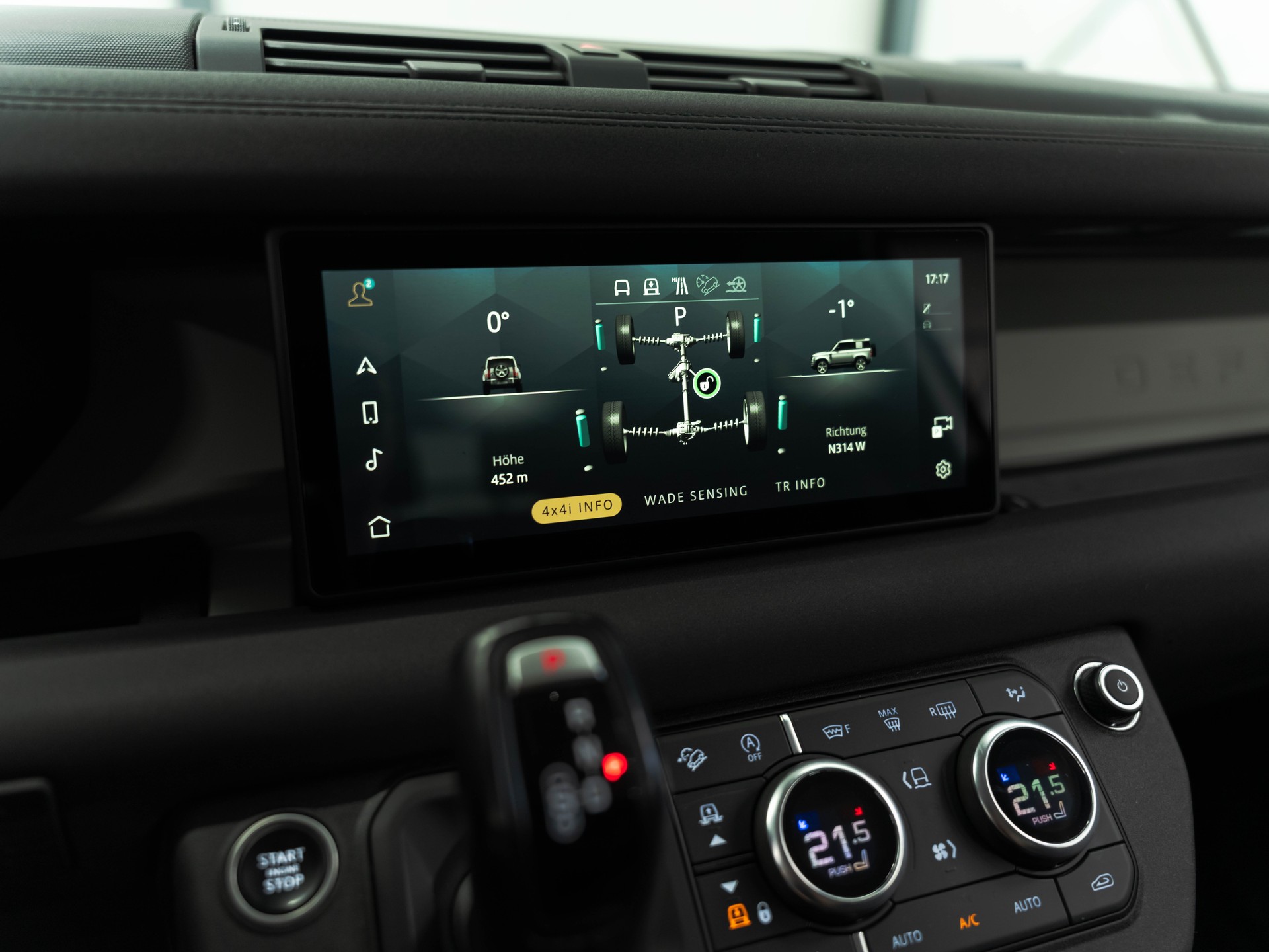 LAND ROVER Defender 90 3.0D I6 250 X-Dynamic SE AT8-image-19