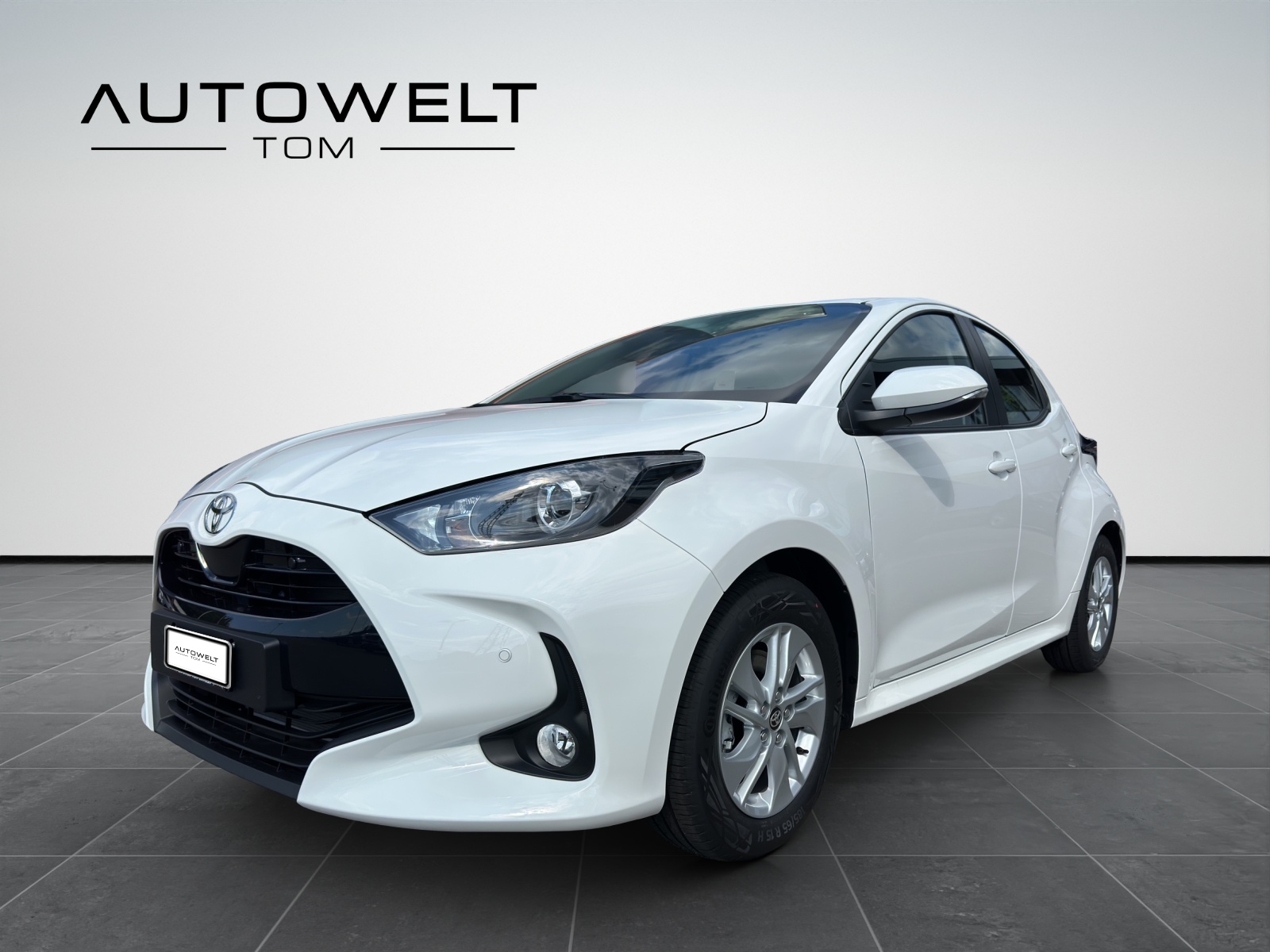 TOYOTA Yaris 1.5 Active Drive e-CVT-image-0