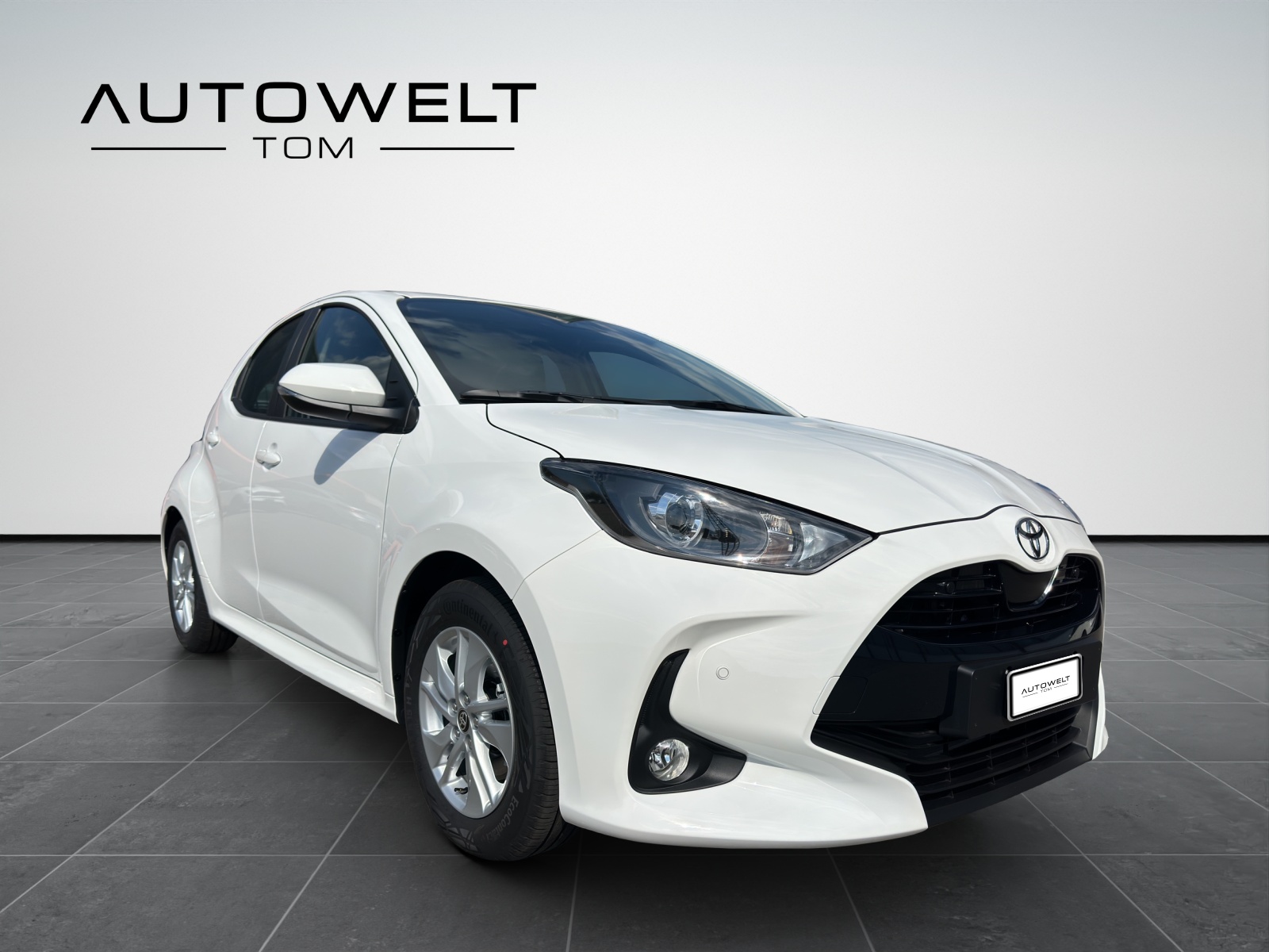 TOYOTA Yaris 1.5 Active Drive e-CVT-image-6
