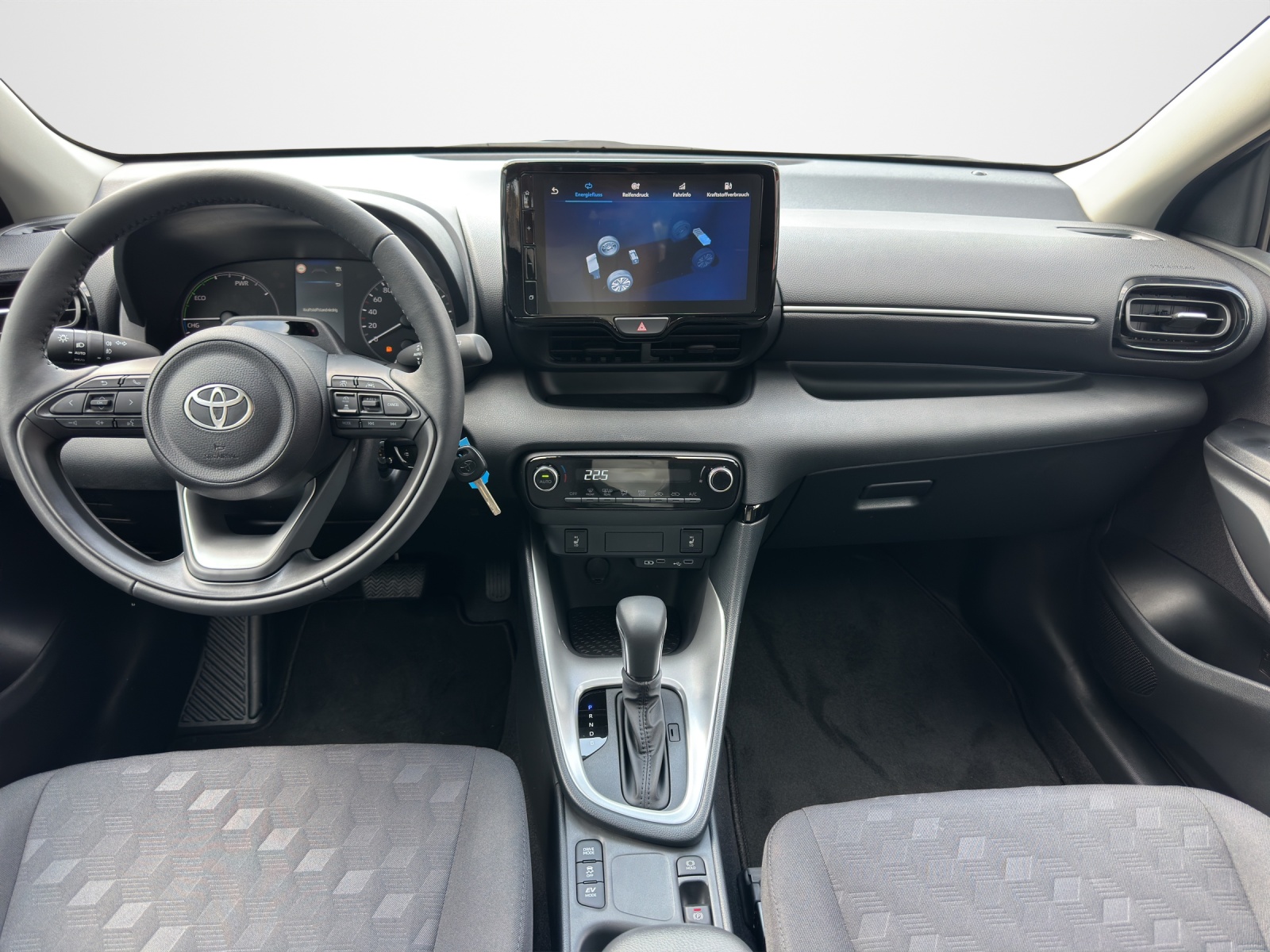 TOYOTA Yaris 1.5 Active Drive e-CVT-image-10