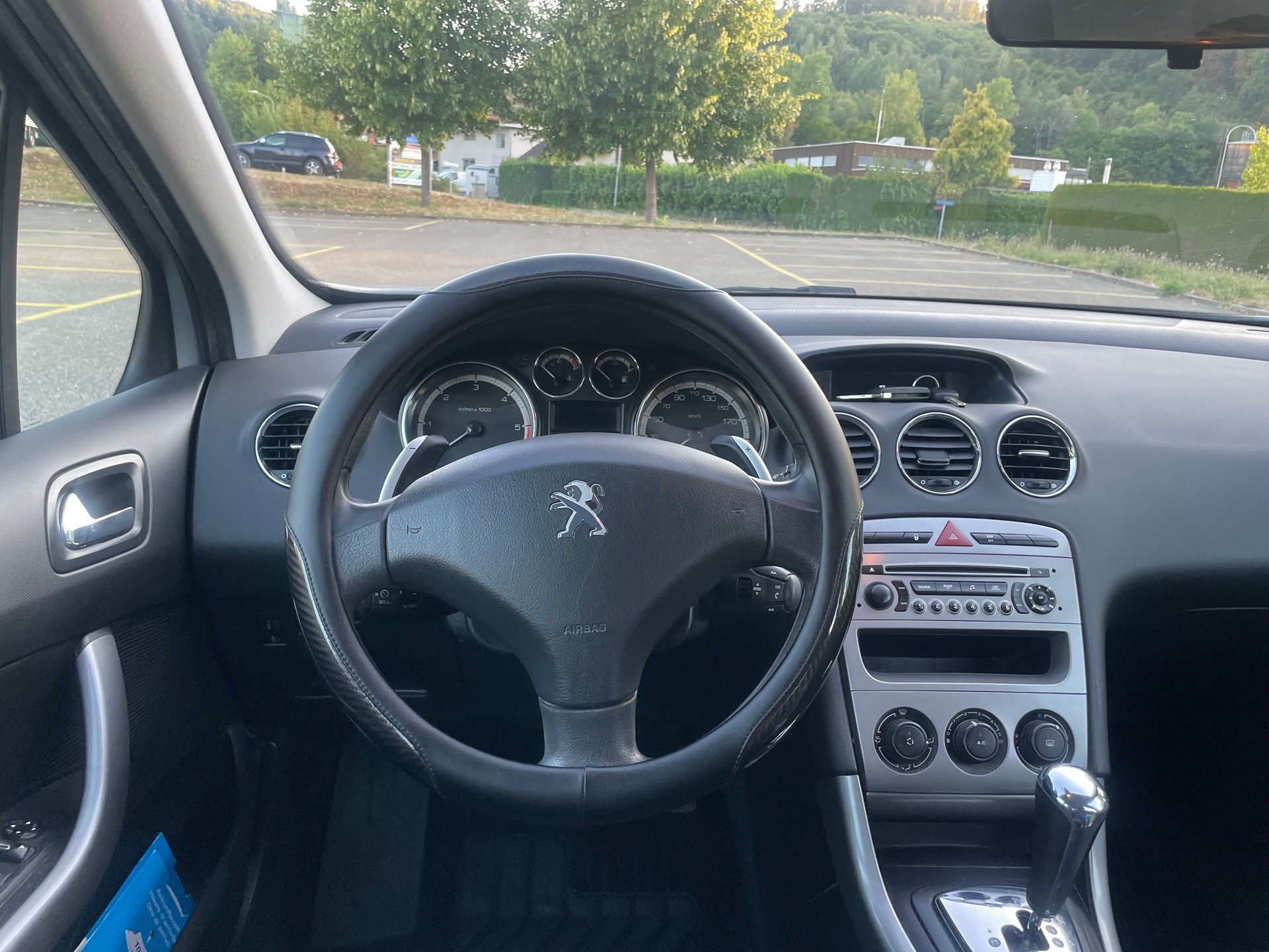 PEUGEOT 308 SW 1.6 HDI Access EGS6-image-9