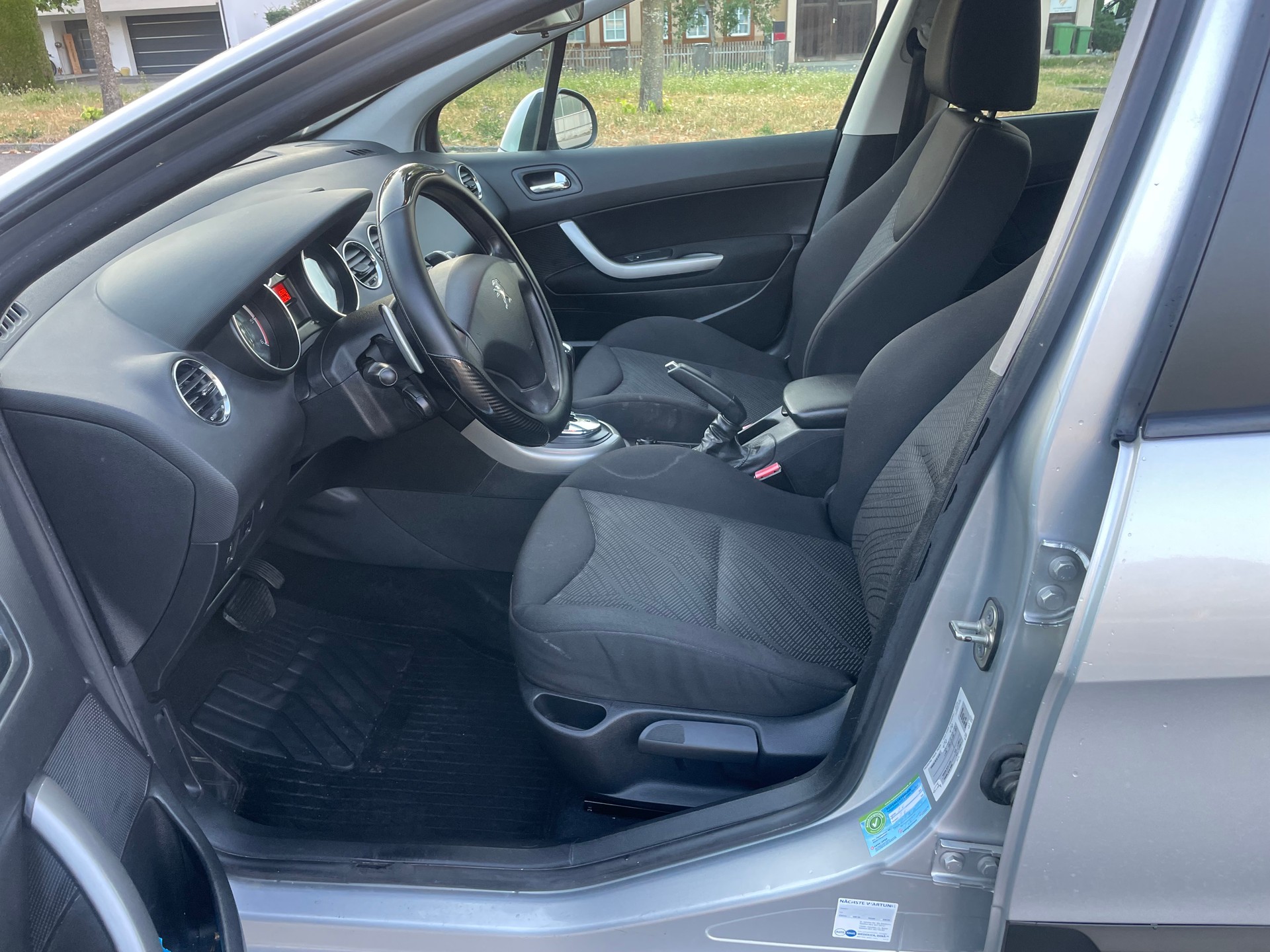 PEUGEOT 308 SW 1.6 HDI Access EGS6-image-10