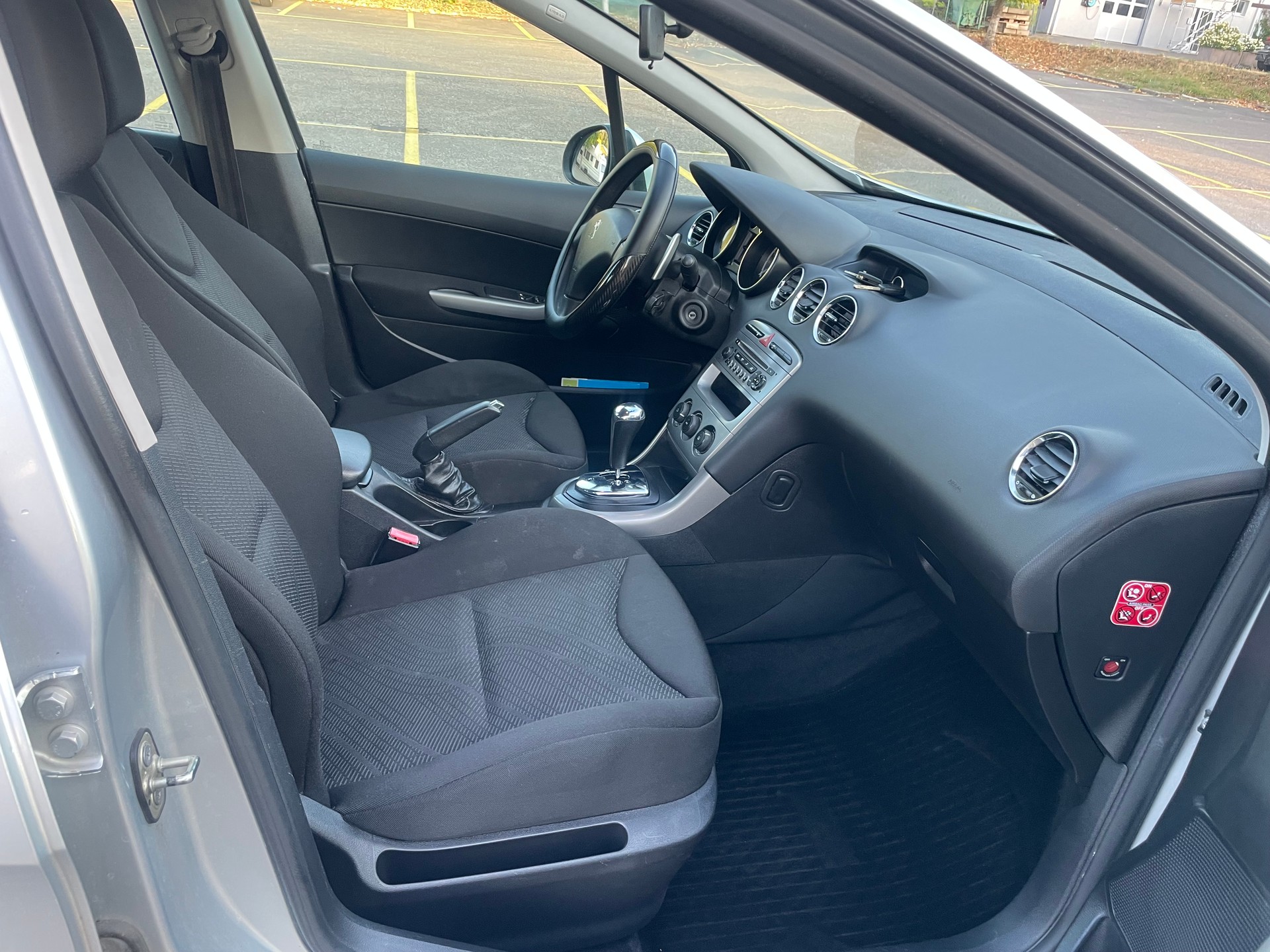 PEUGEOT 308 SW 1.6 HDI Access EGS6-image-11