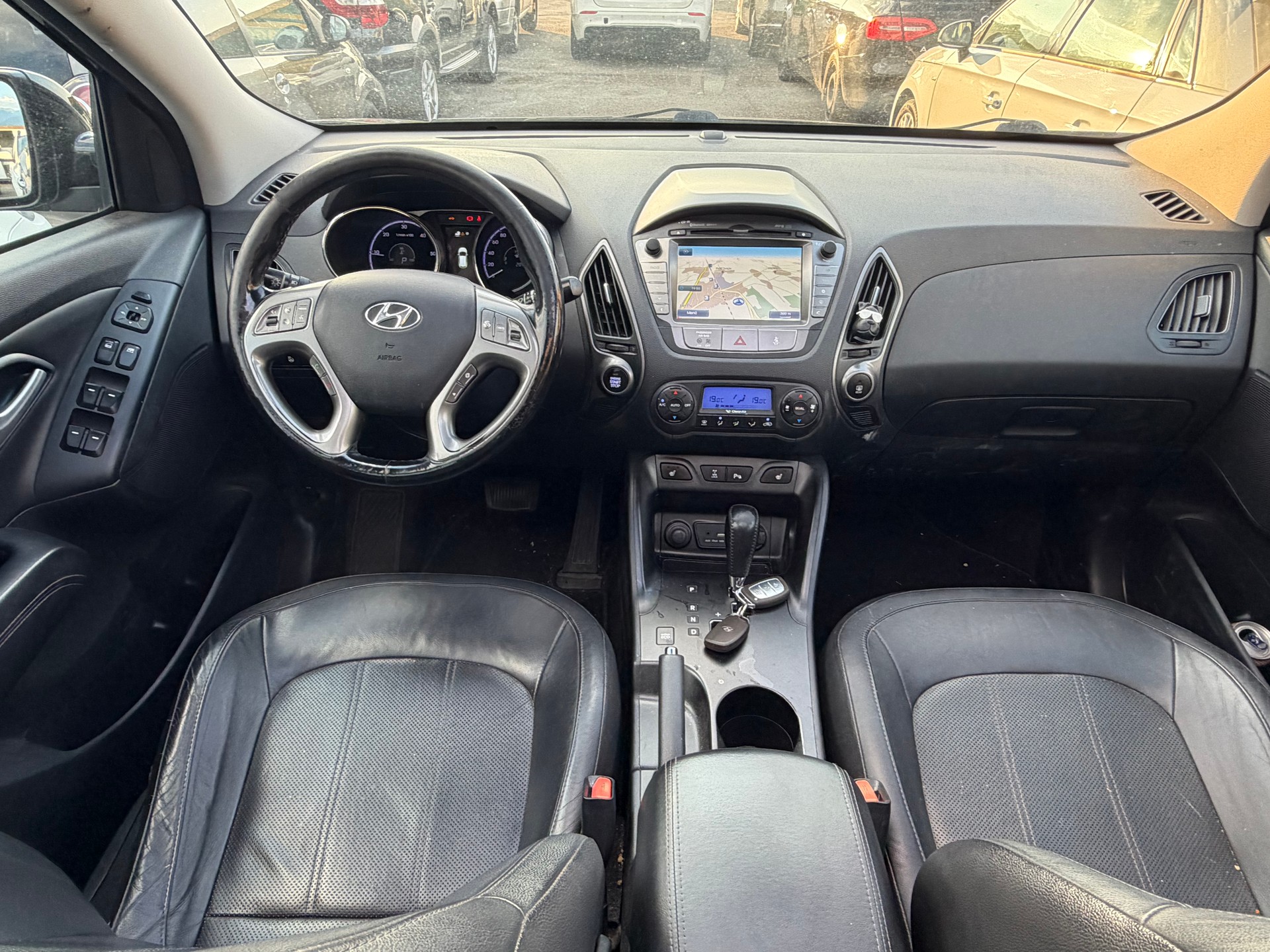 HYUNDAI iX 35 2.0 CRDi GO! Plus 4WD Automatic-image-7