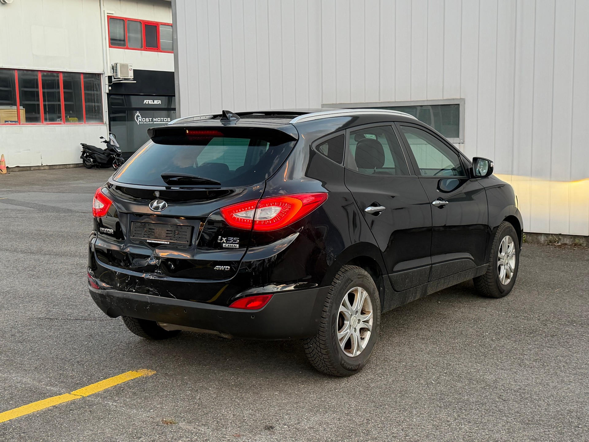HYUNDAI iX 35 2.0 CRDi GO! Plus 4WD Automatic-image-5