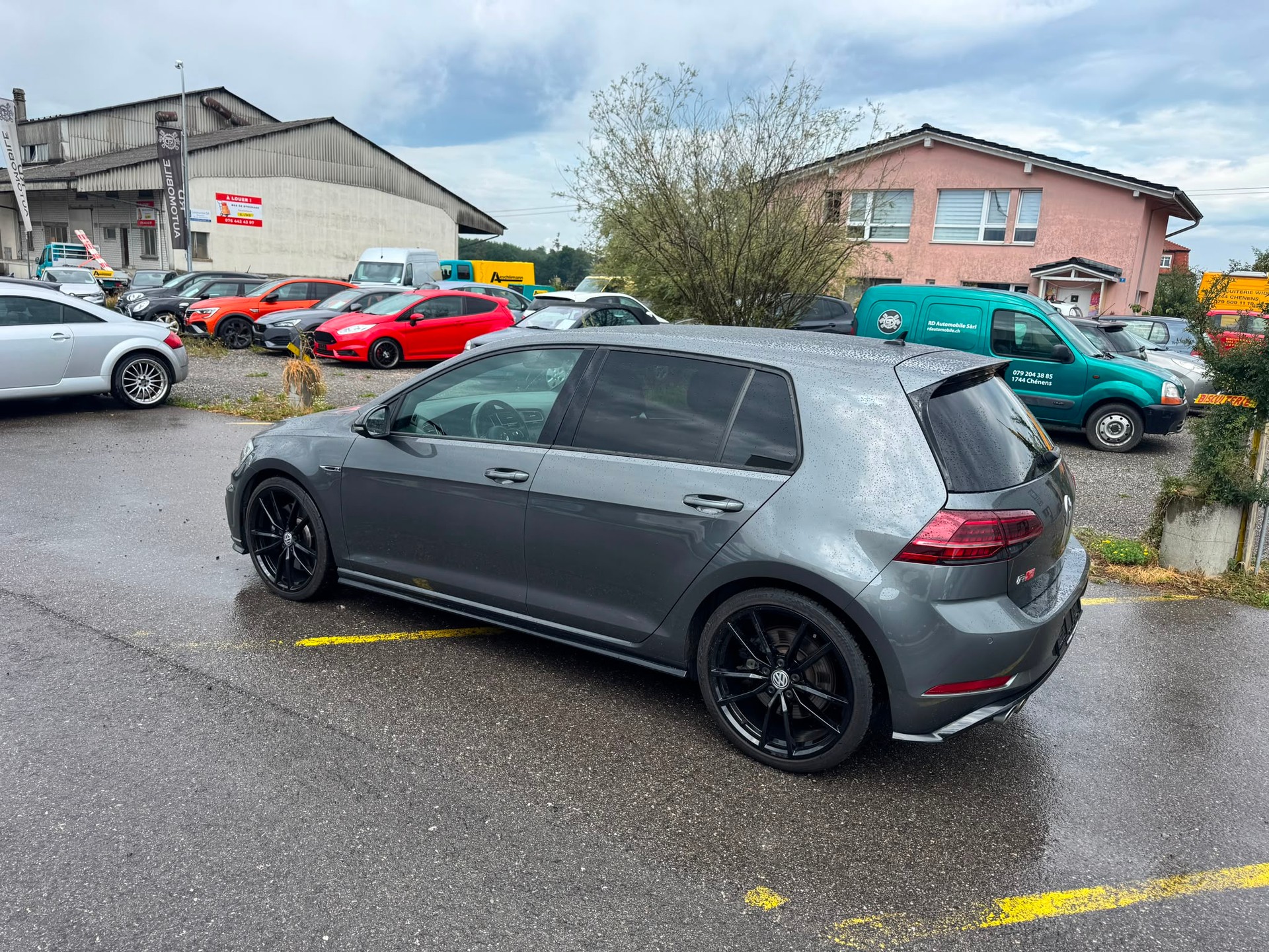 VW Golf 2.0 TSI R 4Motion DSG-image-2
