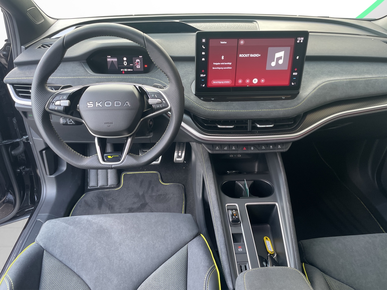 SKODA Enyaq 4x4 RS-image-9