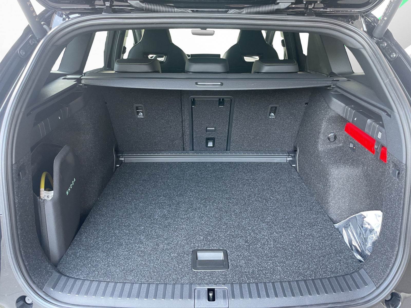 SKODA Enyaq 4x4 RS-image-14