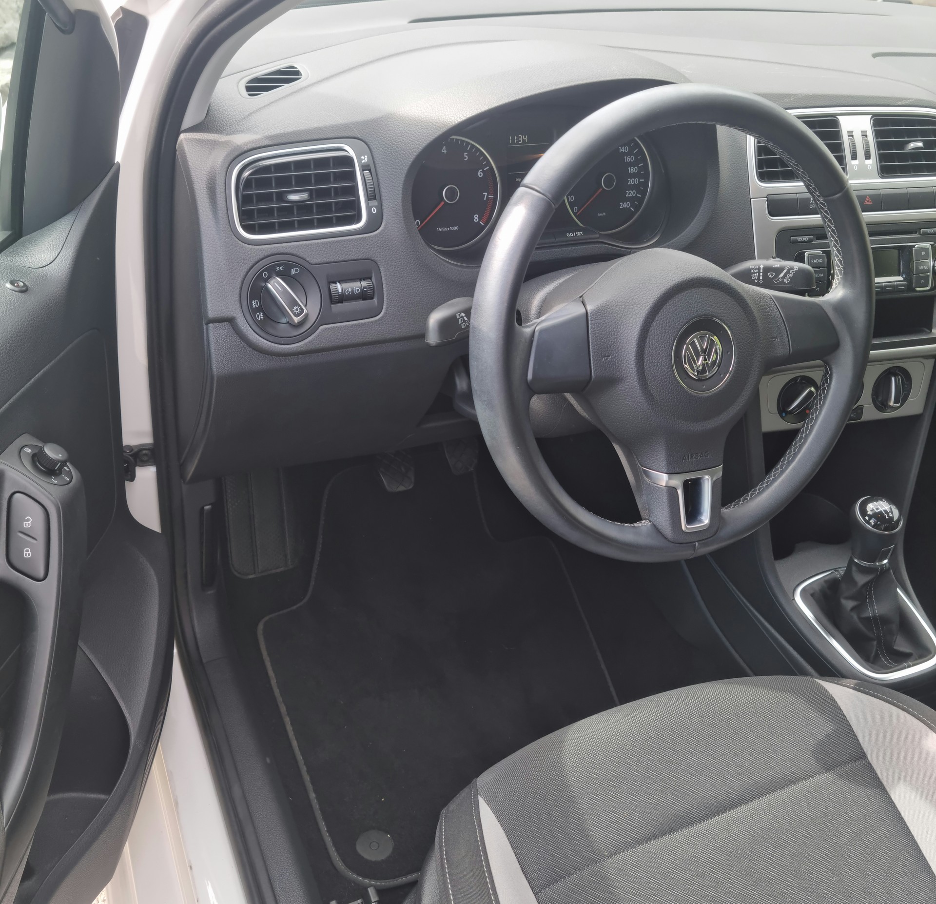 VW Polo 1.2 12V Trendline-image-9