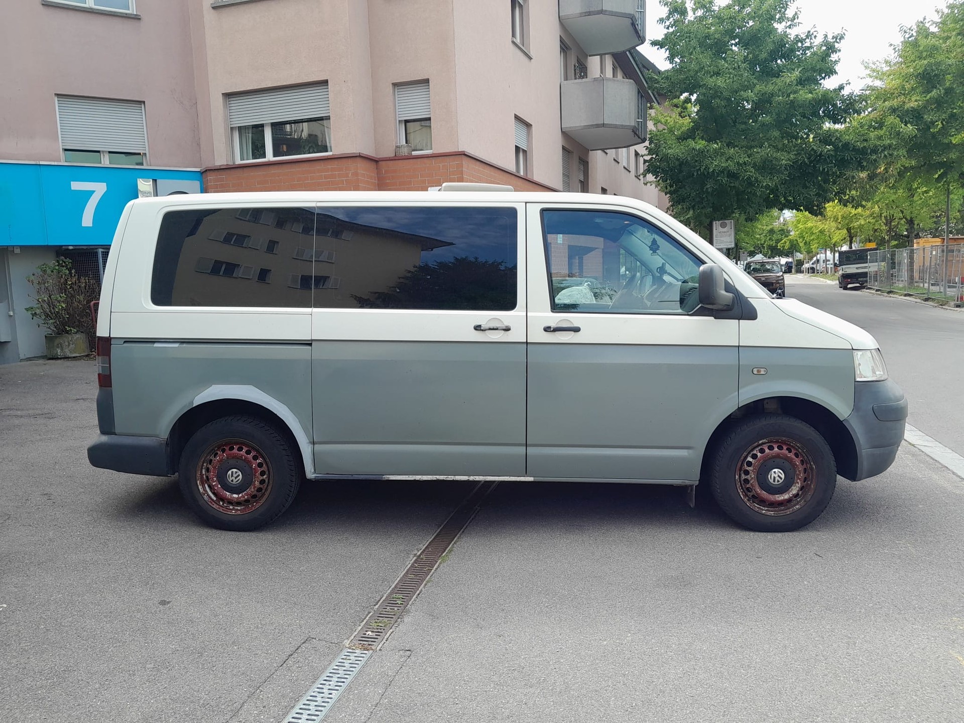 VW T5 2.5 TDI PD 4MOTION-image-1