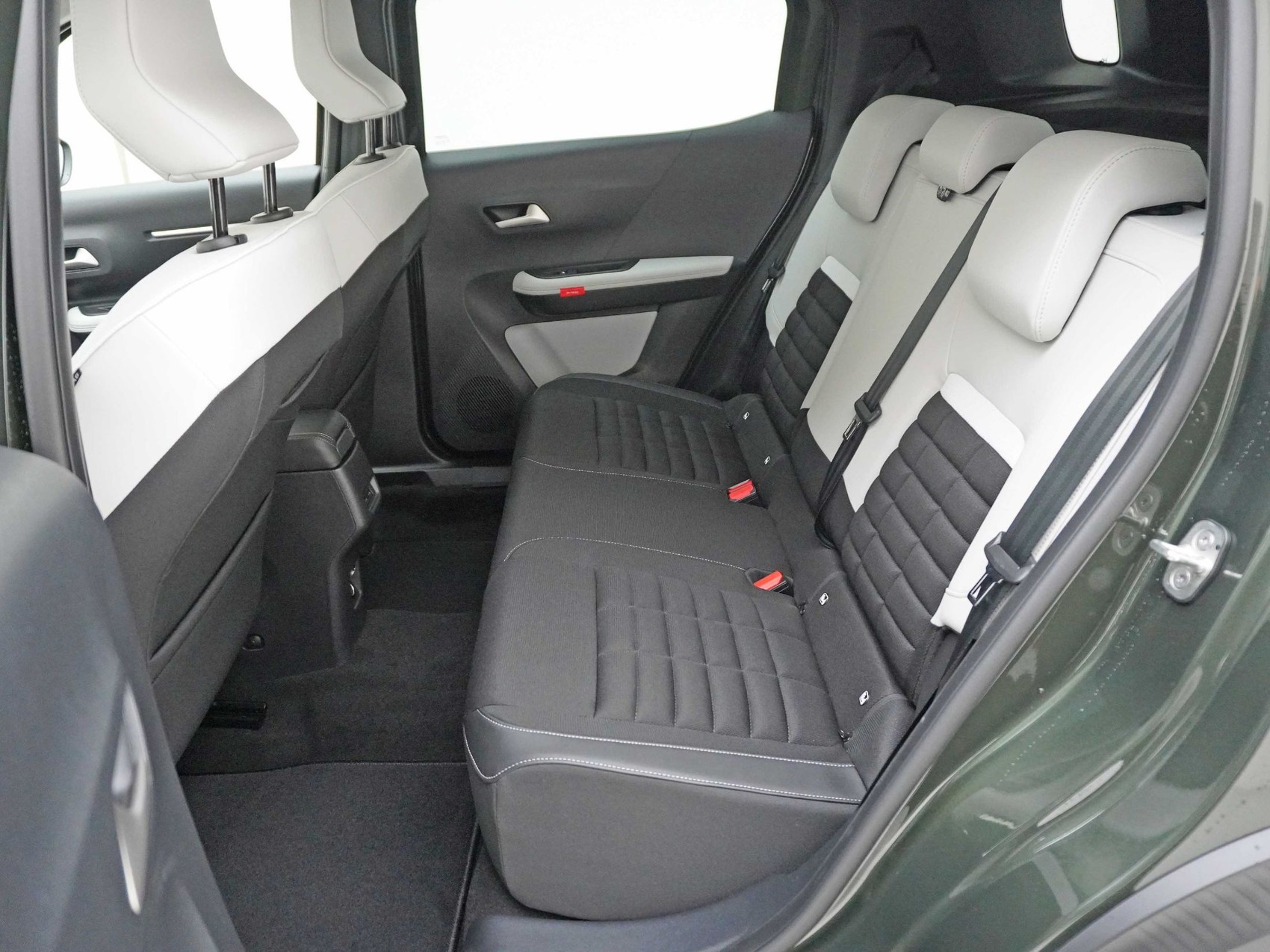 CITROEN C3 Aircross 1.2 Hybrid Max-image-16