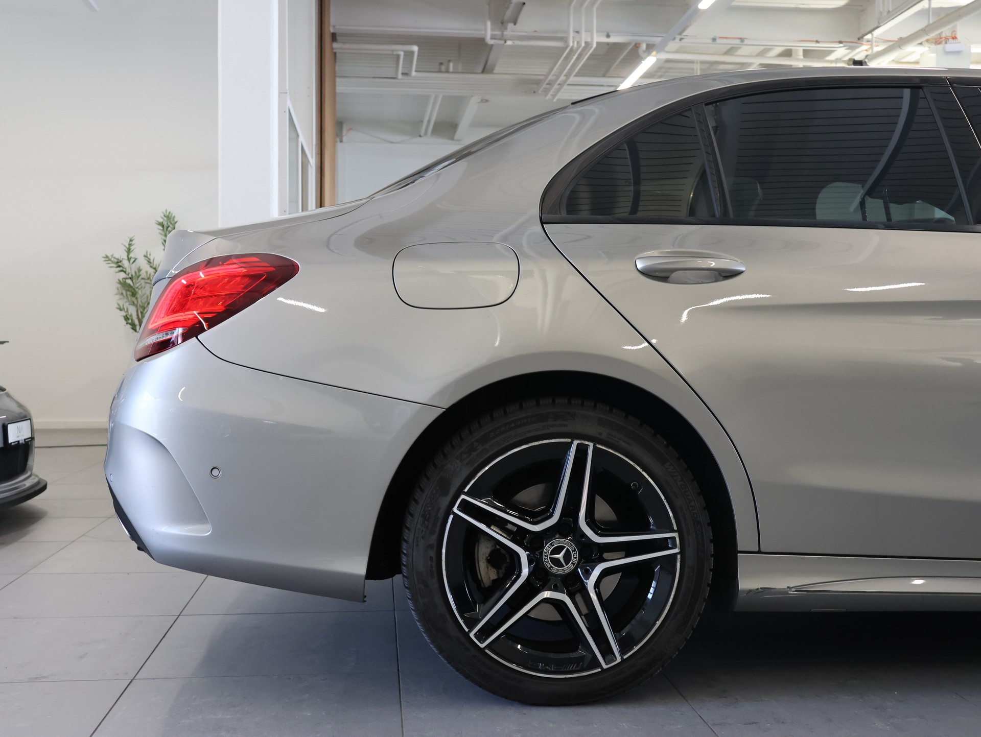 MERCEDES-BENZ Mercedes-Benz C300d E *Panoramadach* *Sitzheizung* *360 Kamera*-image-13