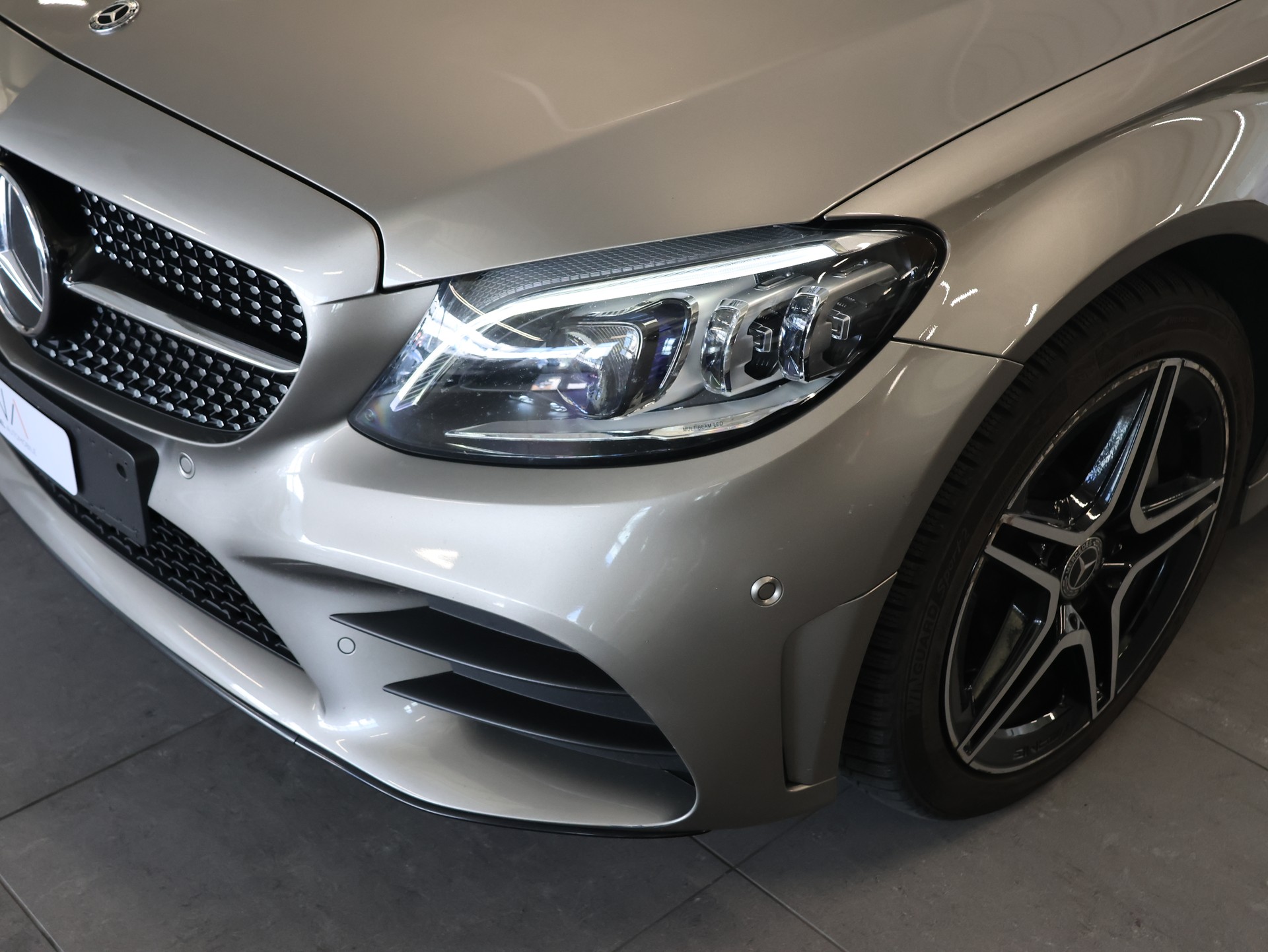MERCEDES-BENZ Mercedes-Benz C300d E *Panoramadach* *Sitzheizung* *360 Kamera*-image-9