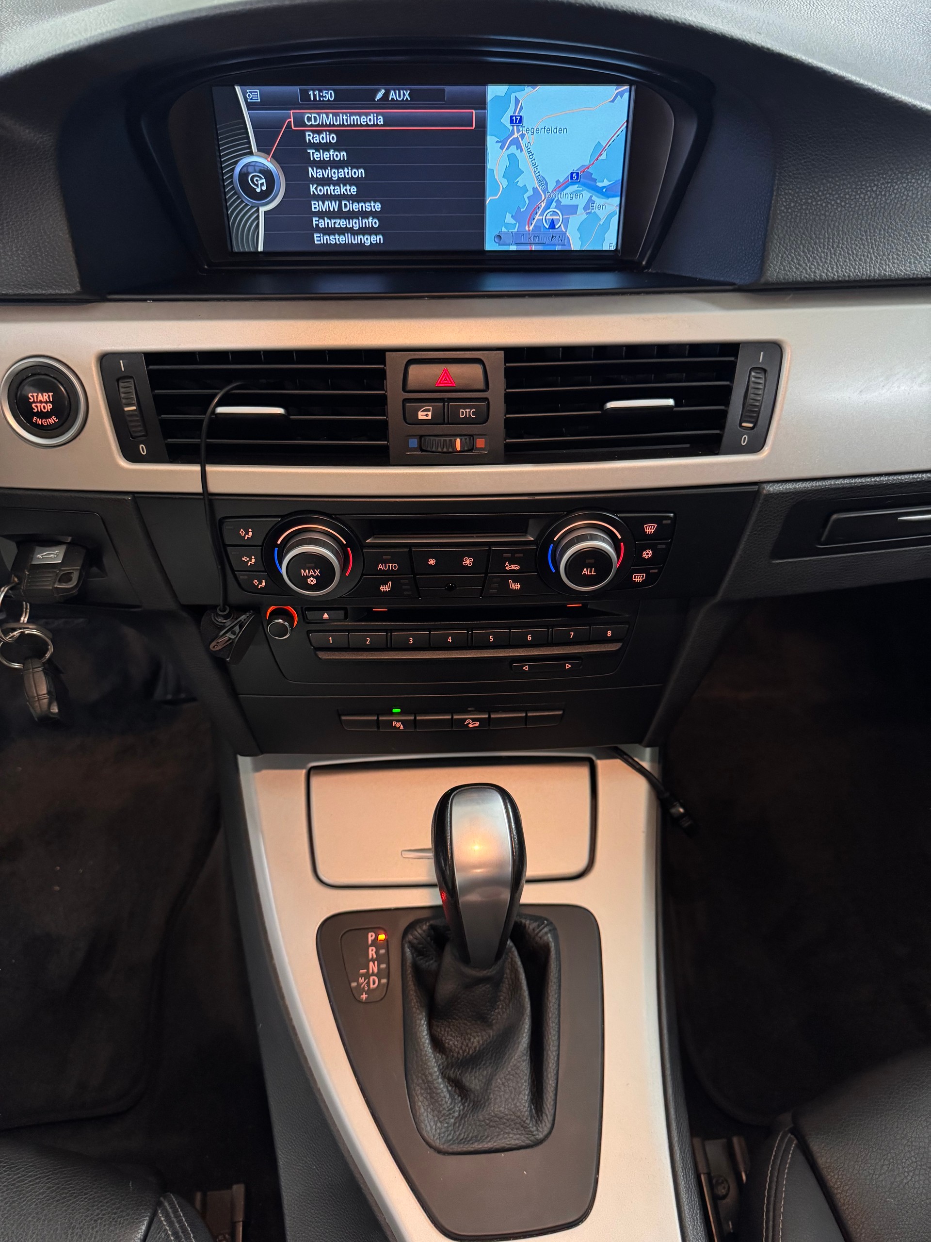BMW 325i xDrive Touring Steptronic-image-12