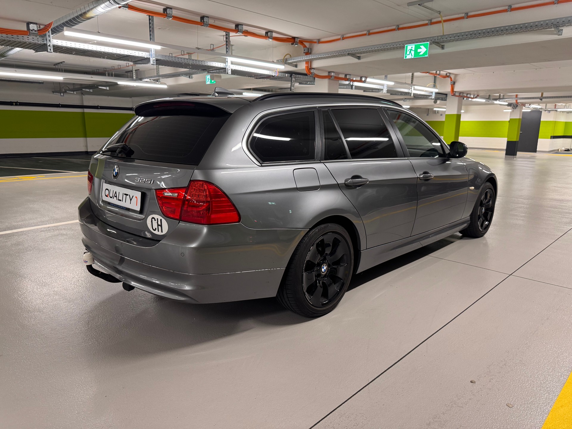 BMW 325i xDrive Touring Steptronic-image-4