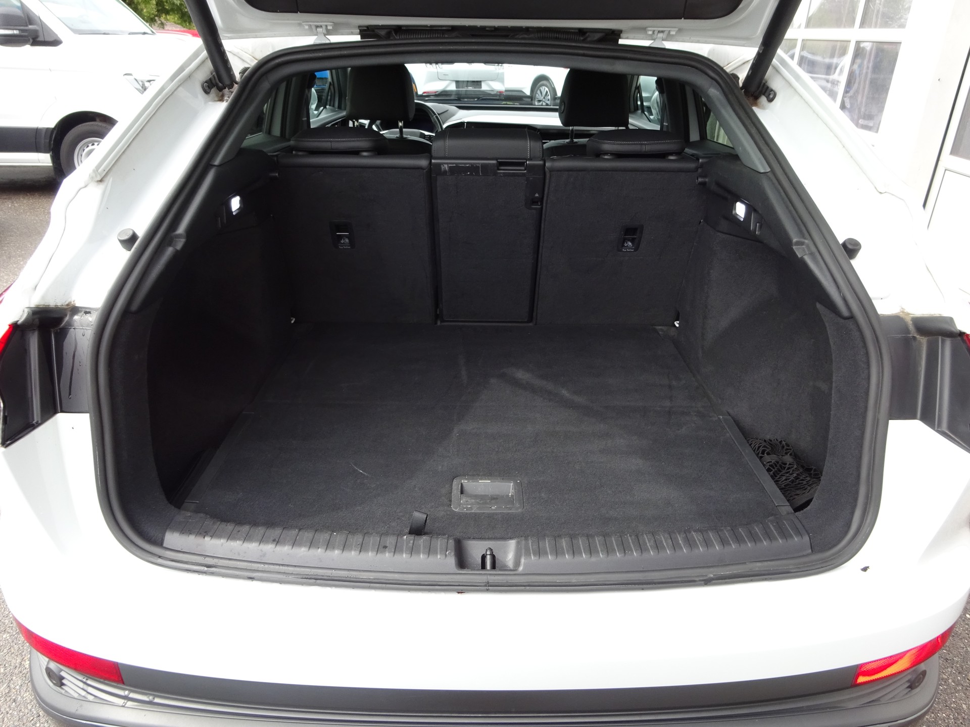AUDI Q4 Sportback e-tron 50 quattro-image-11