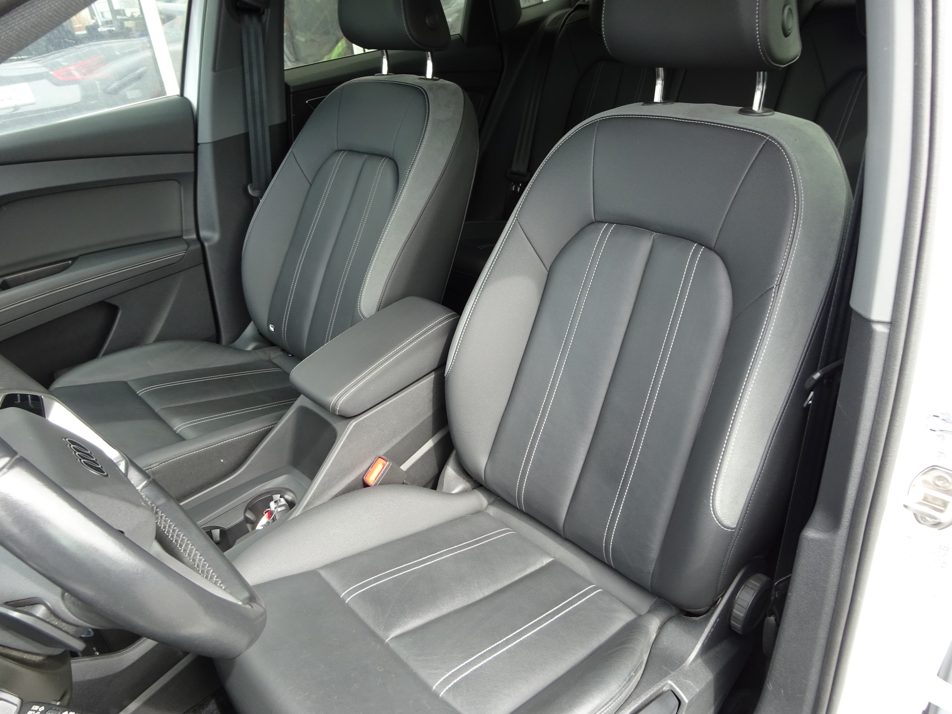 AUDI Q4 Sportback e-tron 50 quattro-image-6