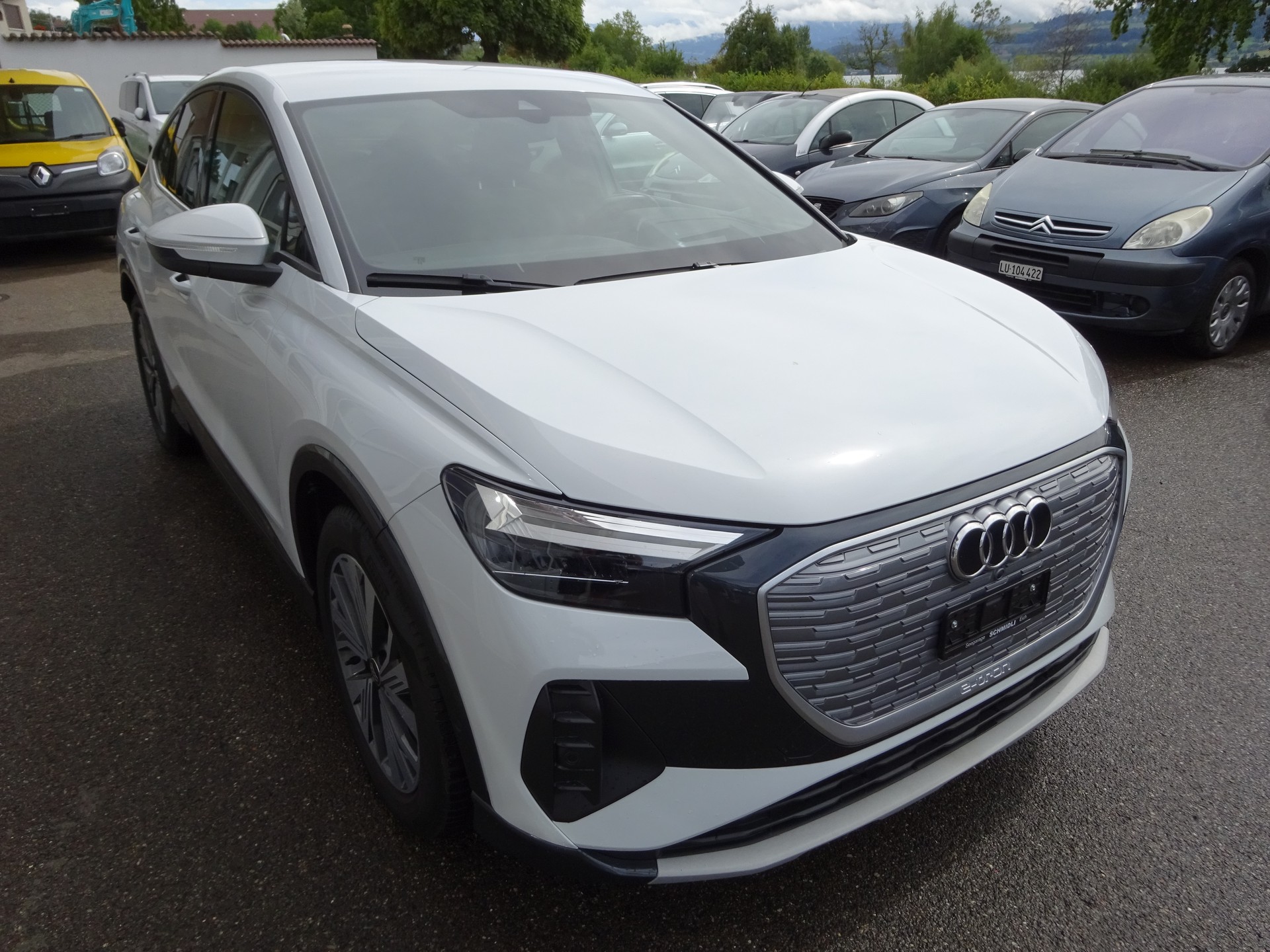 AUDI Q4 Sportback e-tron 50 quattro-showroom-element-3