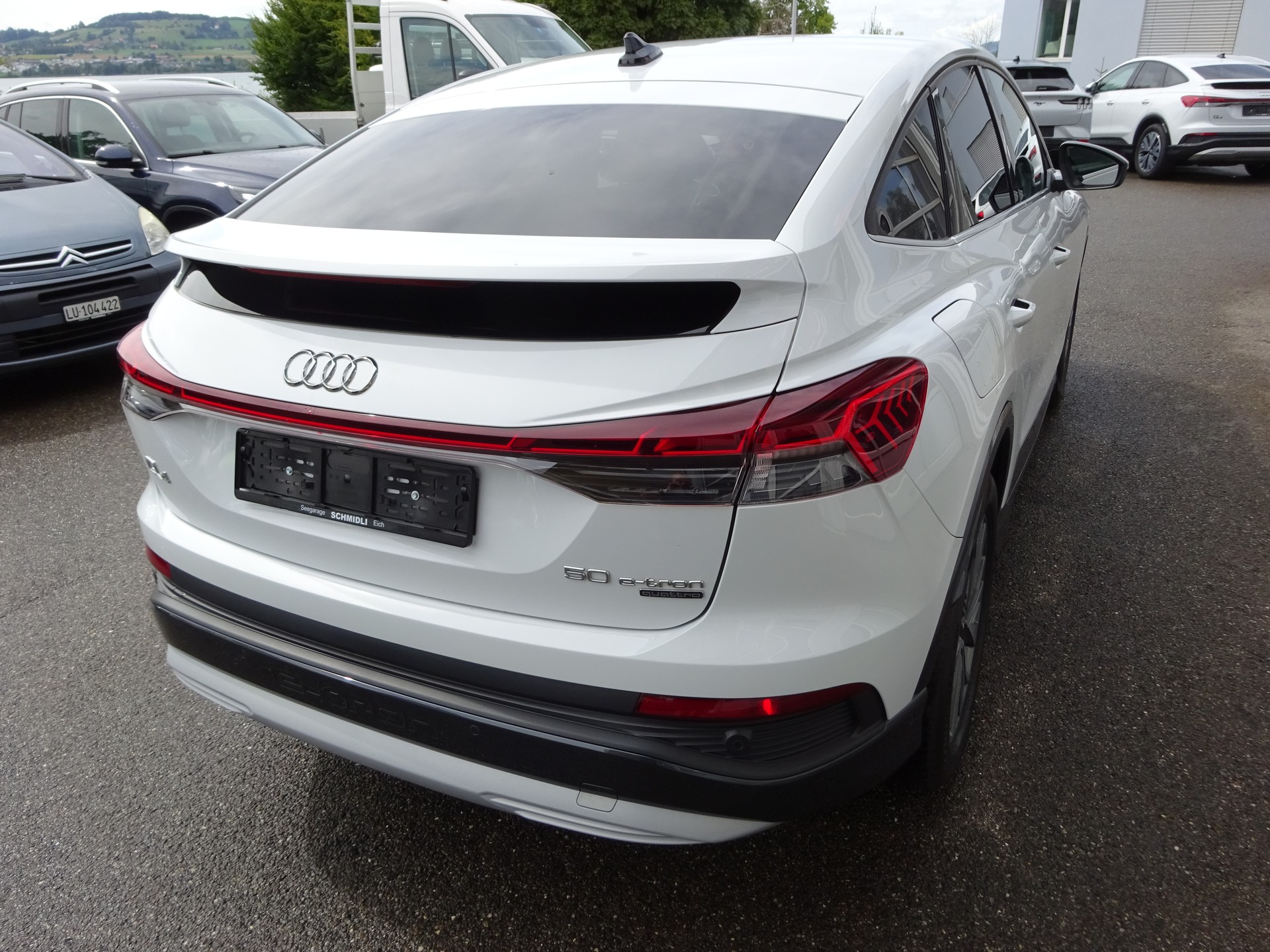 AUDI Q4 Sportback e-tron 50 quattro-showroom-element-2
