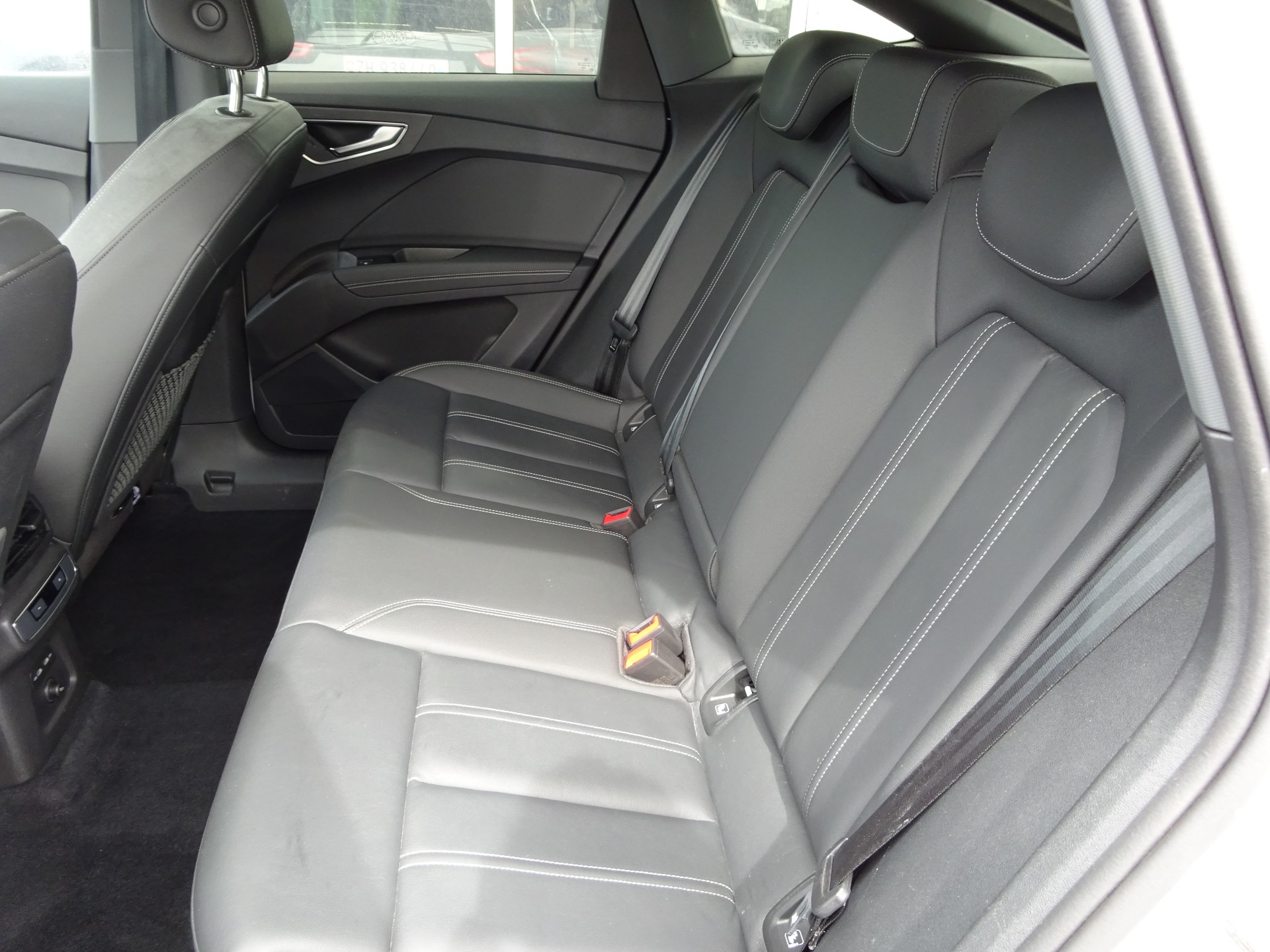 AUDI Q4 Sportback e-tron 50 quattro-image-9