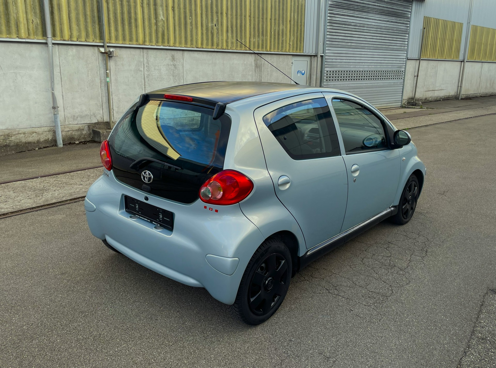 TOYOTA 1.0 VVT-i Linea Luna / FRISCH MFK & GROSSER SERVICE / TOP ZUSTAND / SEHR SPARSAM / WENIG KM-image-2