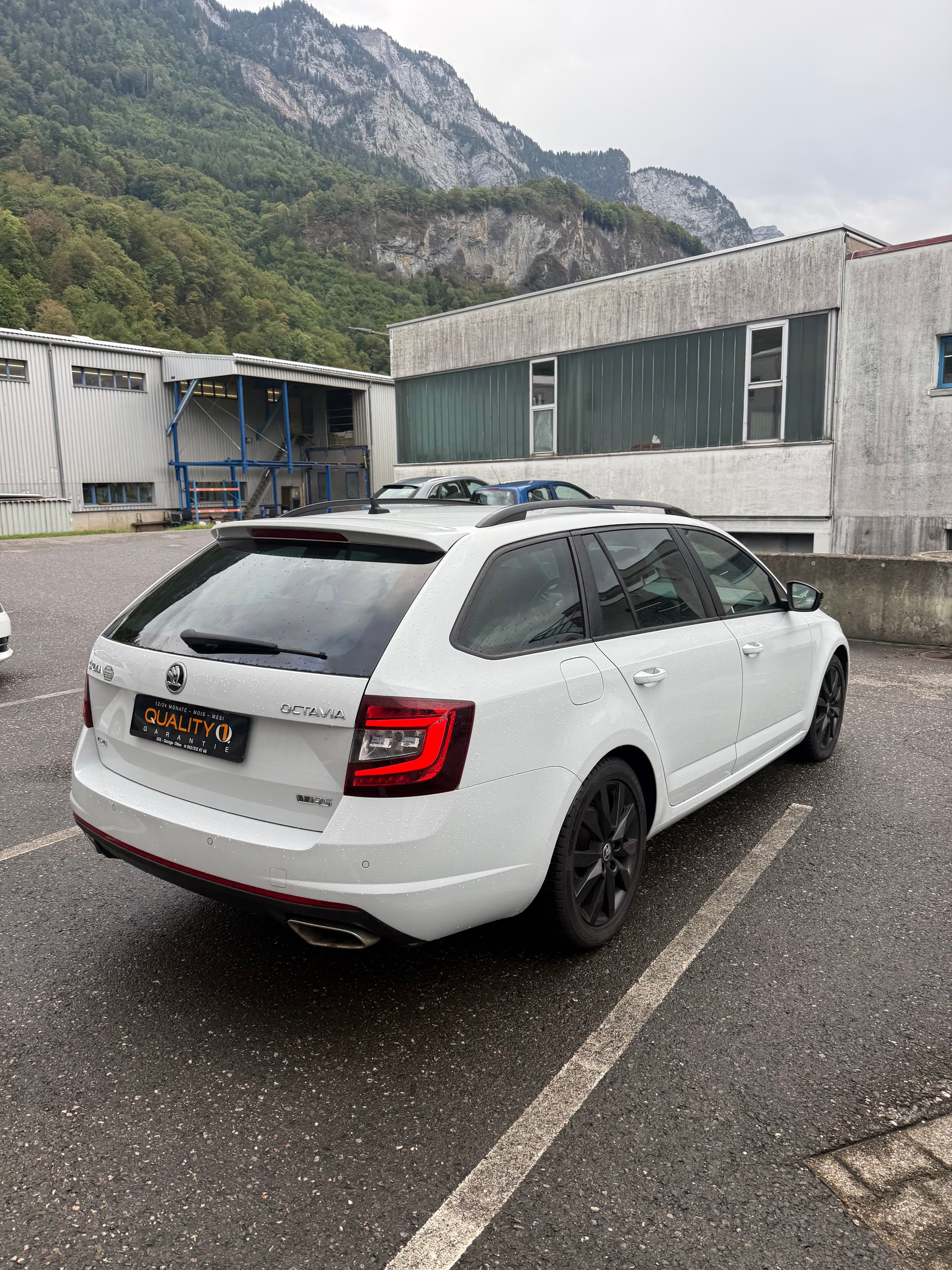 SKODA Octavia Combi 2.0 TDI RS 4x4 DSG-image-18