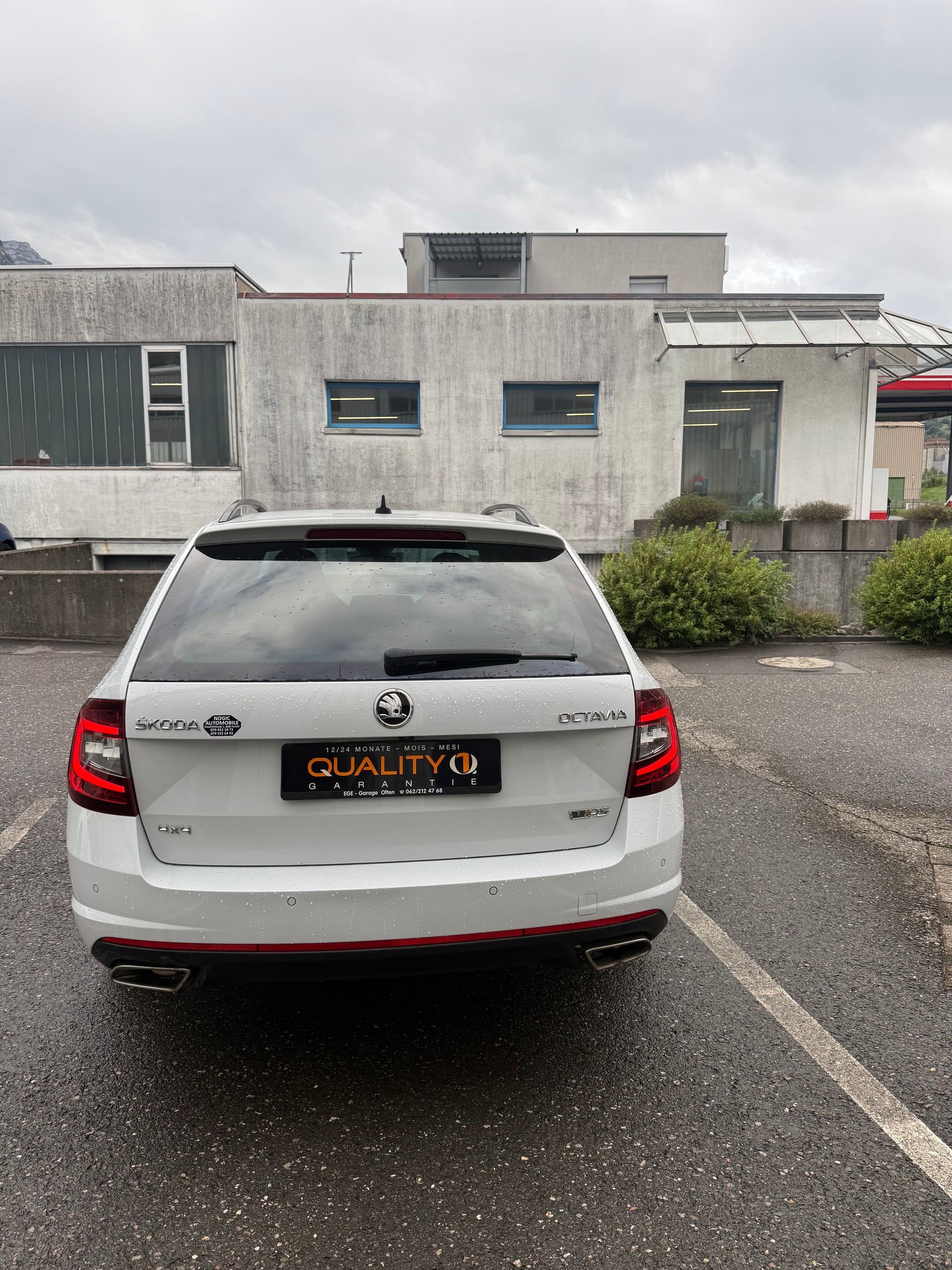 SKODA Octavia Combi 2.0 TDI RS 4x4 DSG-image-16
