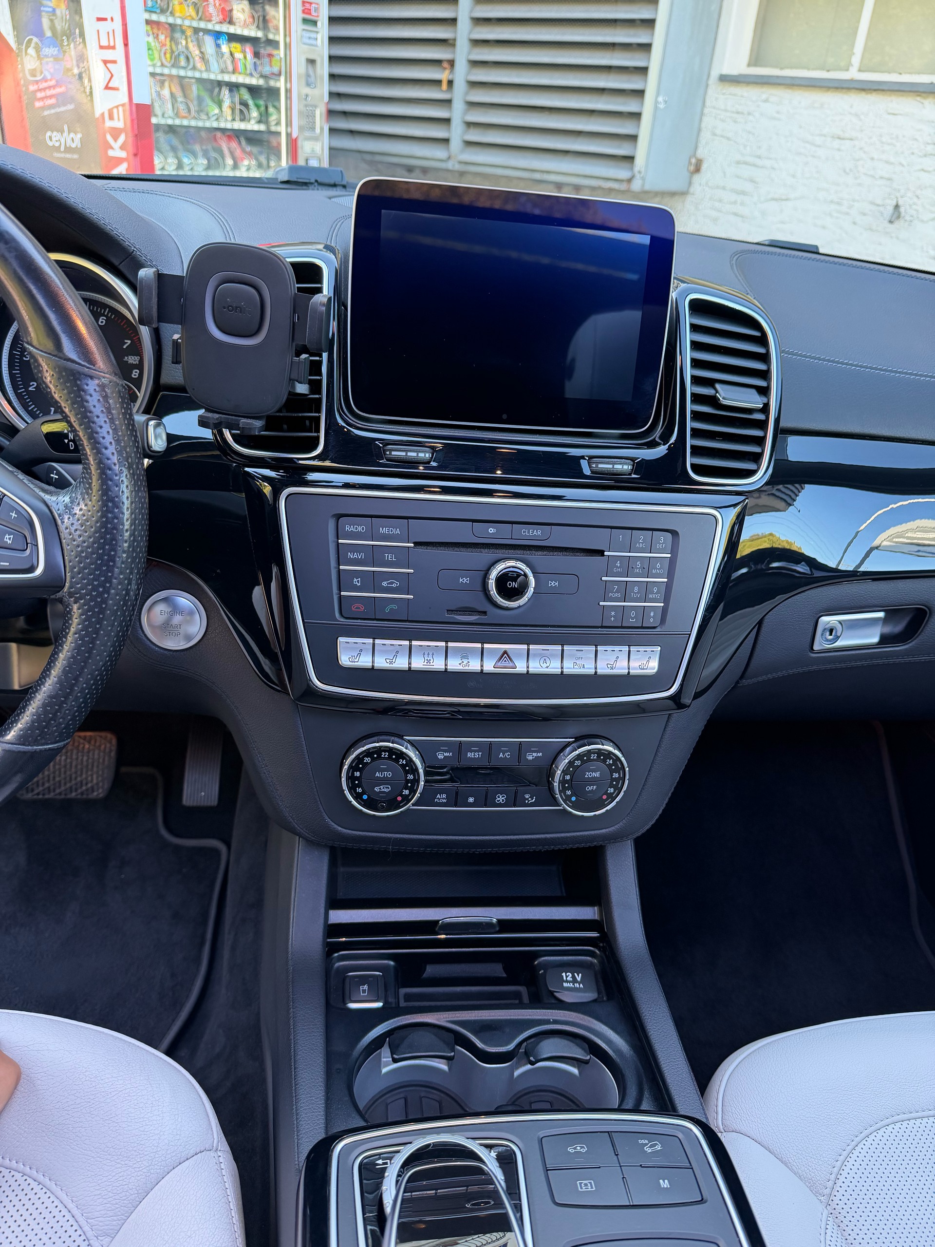 MERCEDES-BENZ GLE 500 V8 Coupe-image-4