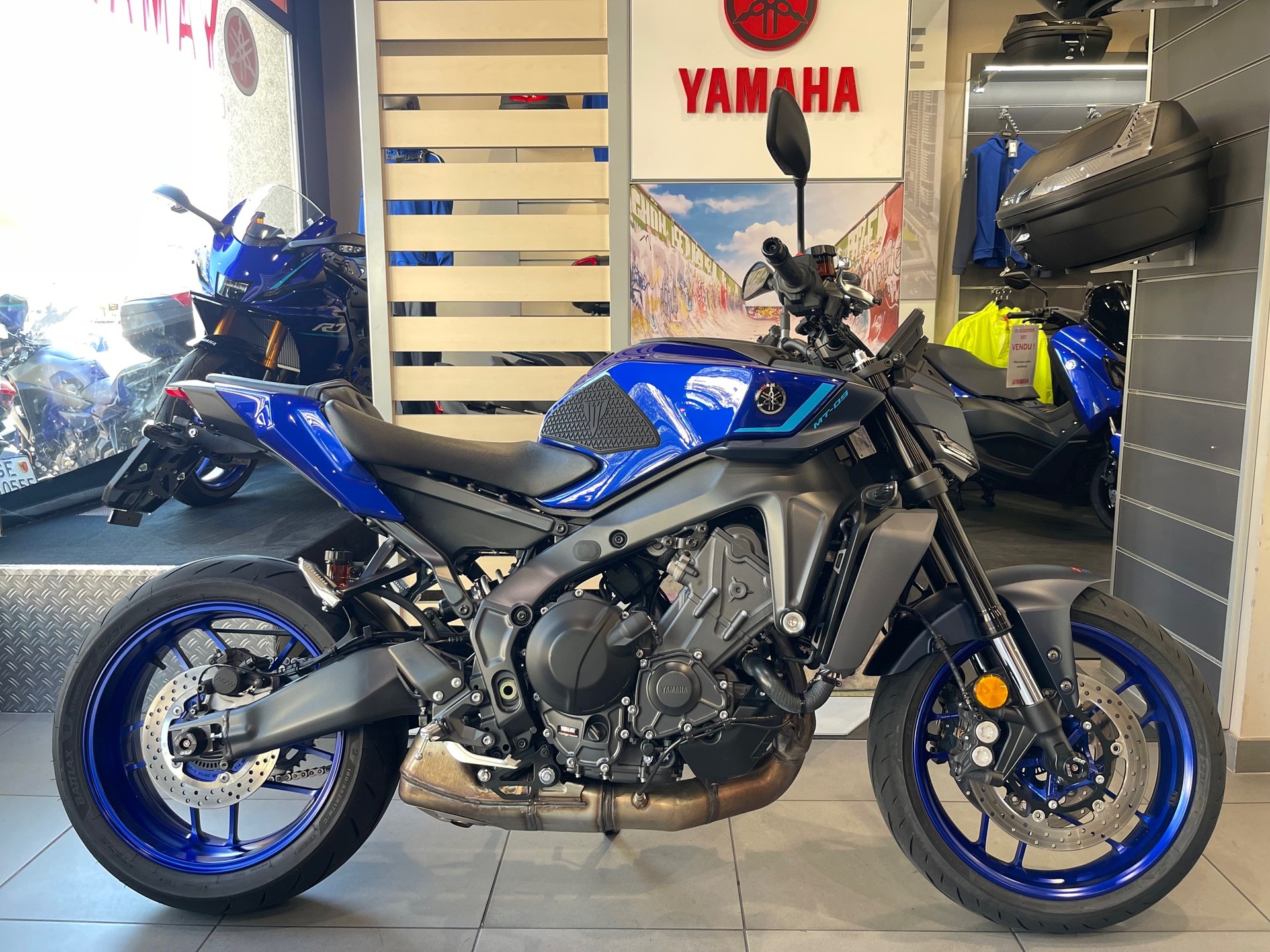 YAMAHA MT-09 (35kW)-showroom-element-1