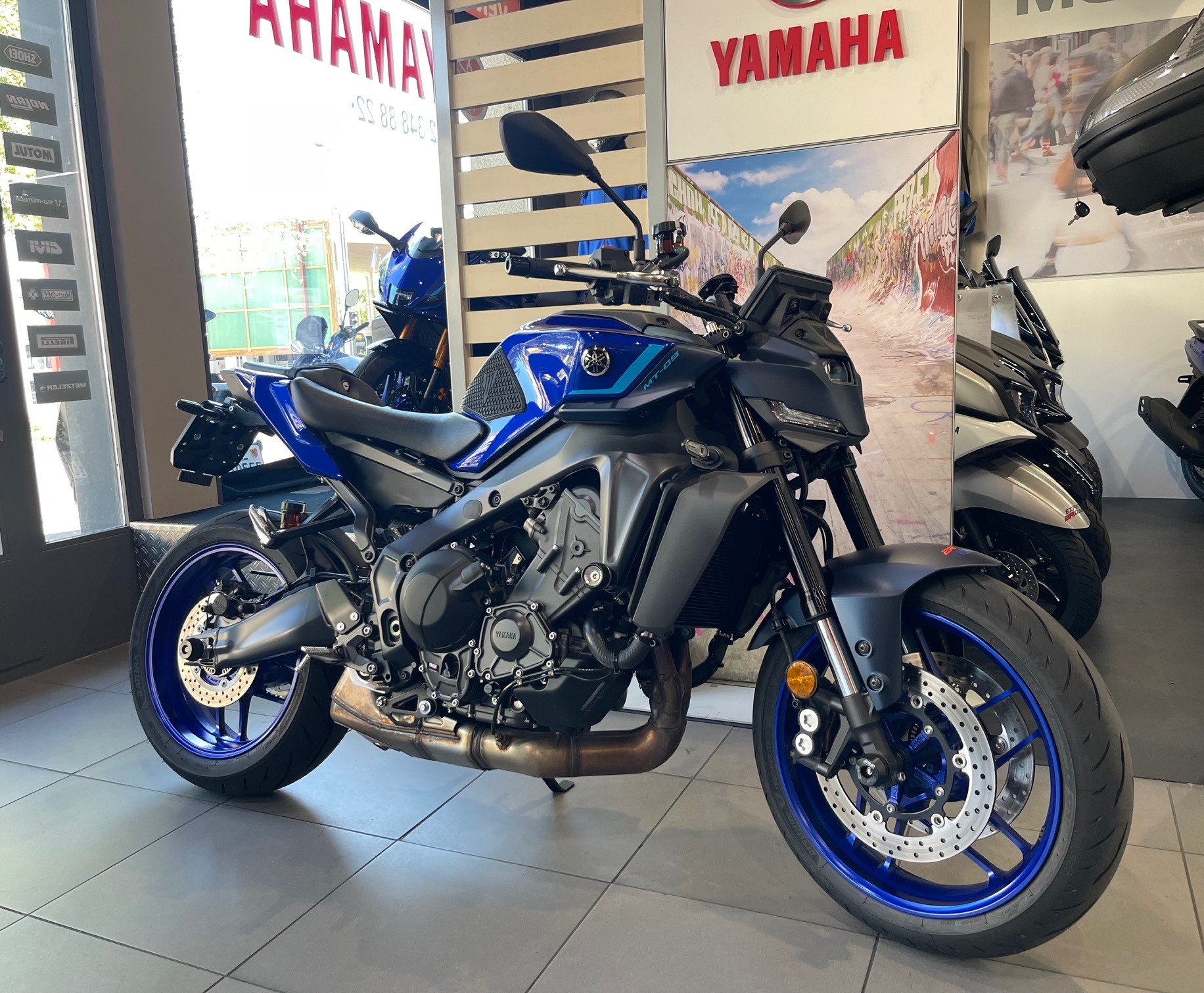 YAMAHA MT-09 (35kW)-showroom-element-2