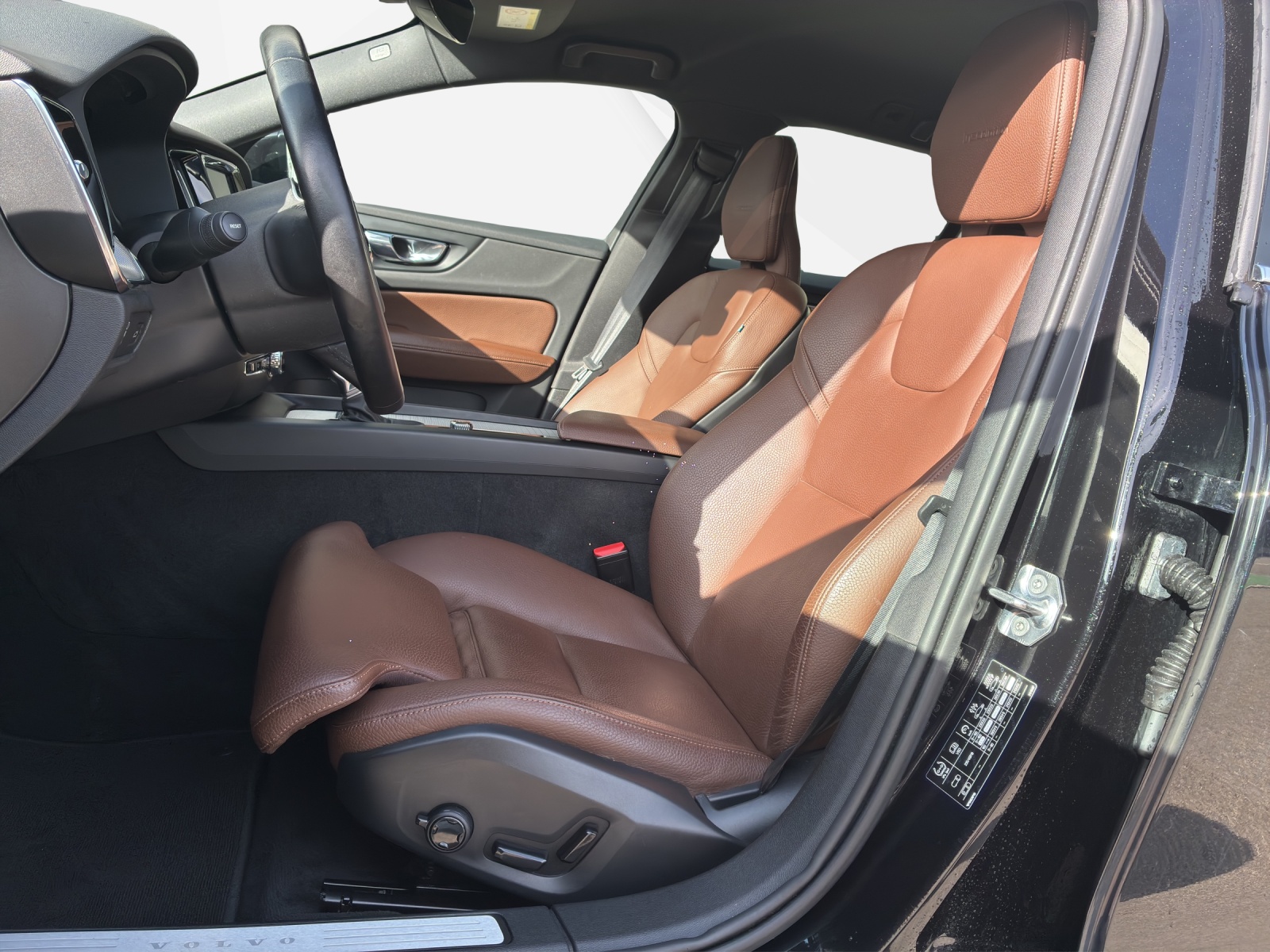 VOLVO V60 2.0 T5 Inscription-image-6