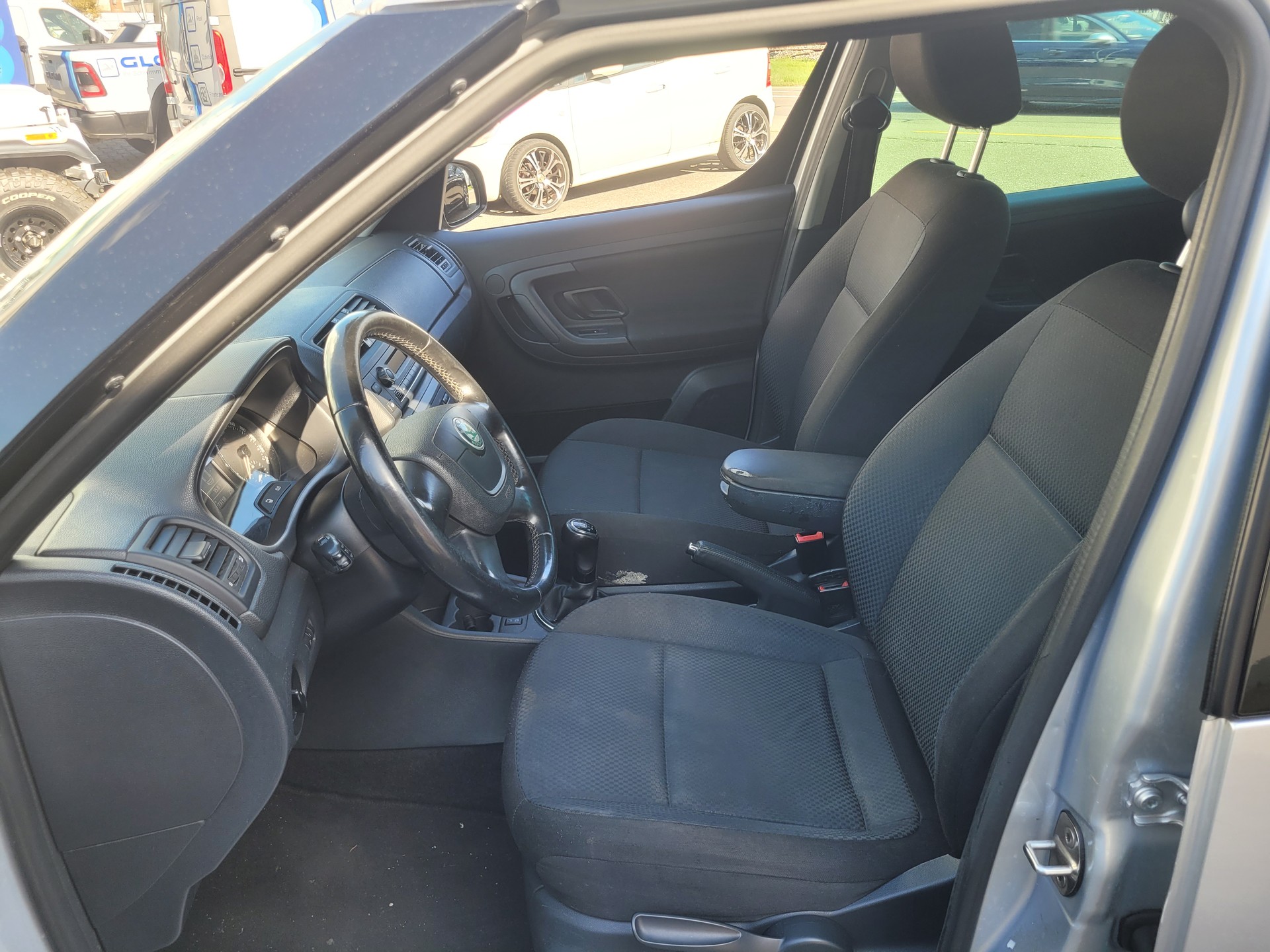 SKODA Roomster 1.2 TSI Elegance DSG-image-10