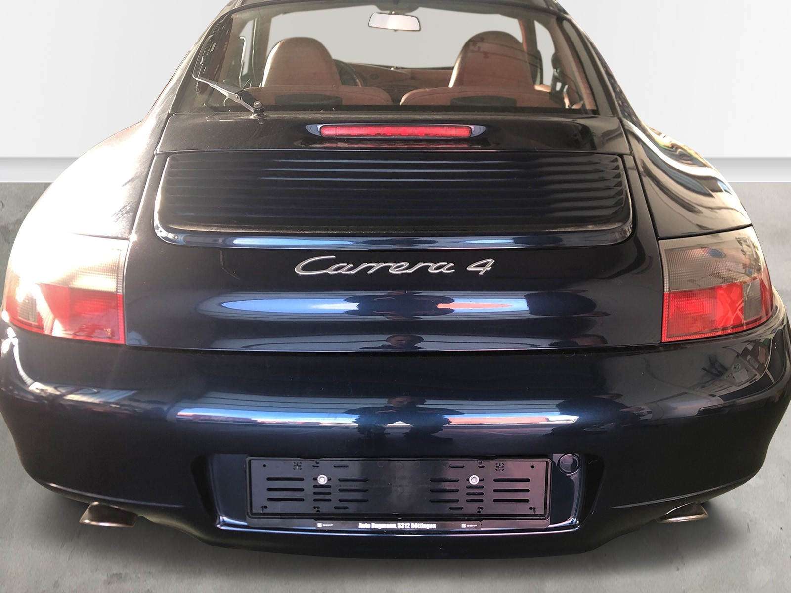 PORSCHE 911 Carrera 4-image-3