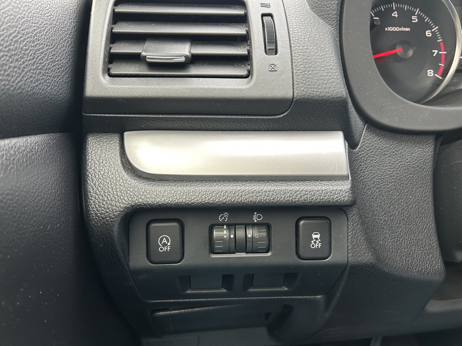 SUBARU Impreza 1.6 Swiss two-image-17