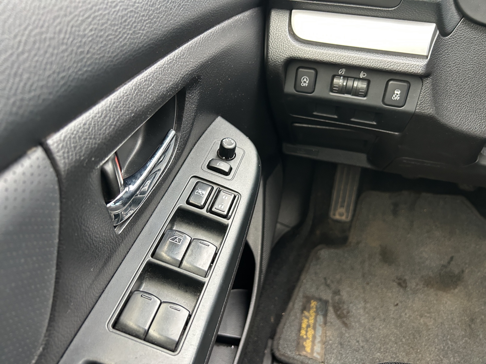 SUBARU Impreza 1.6 Swiss two-image-12