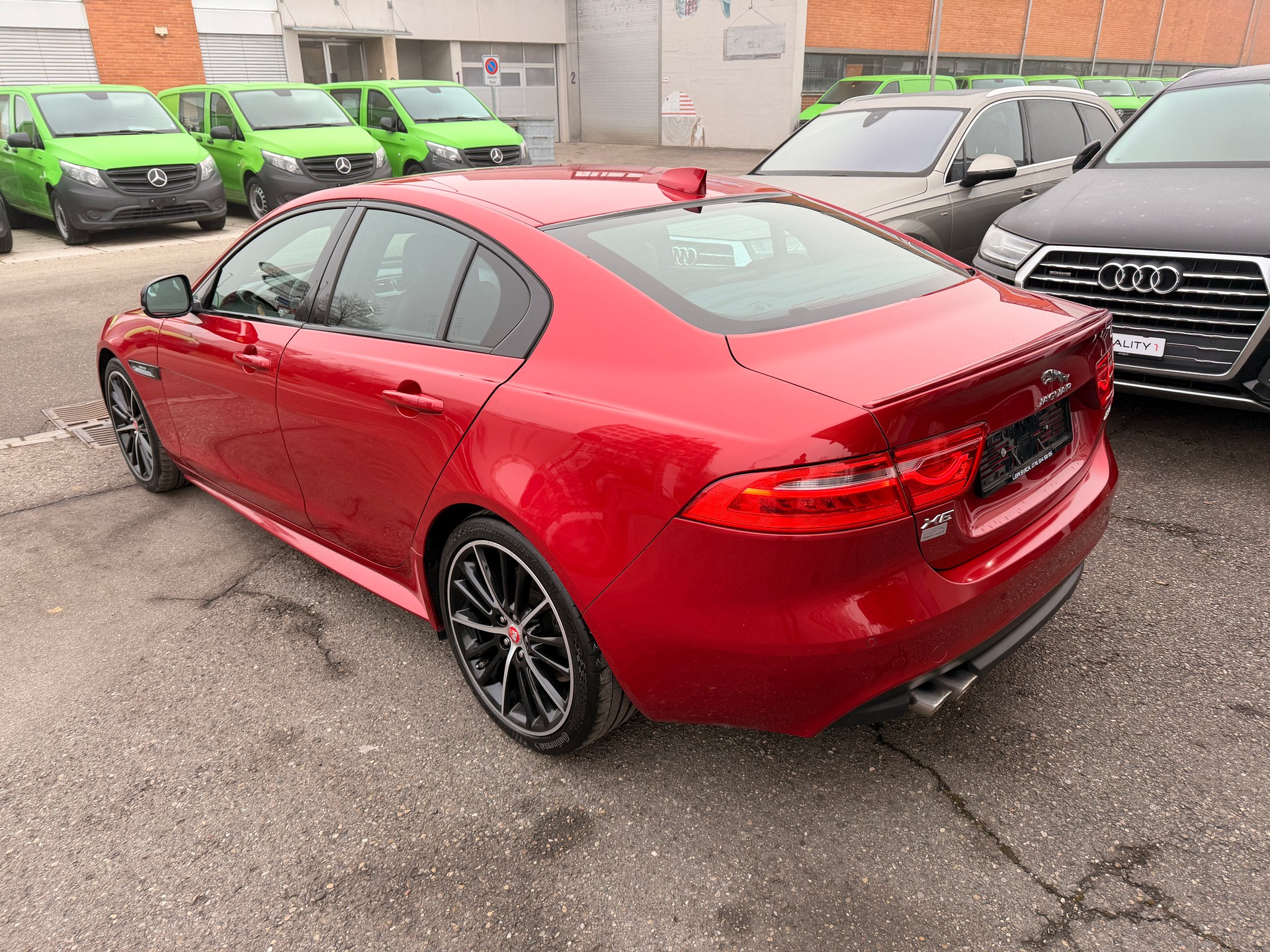 JAGUAR XE 20d R-Sport-image-2