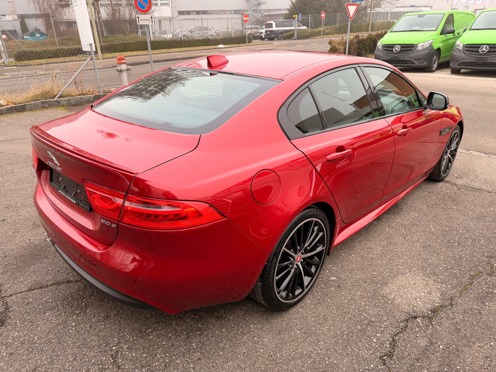 JAGUAR XE 20d R-Sport-image-4