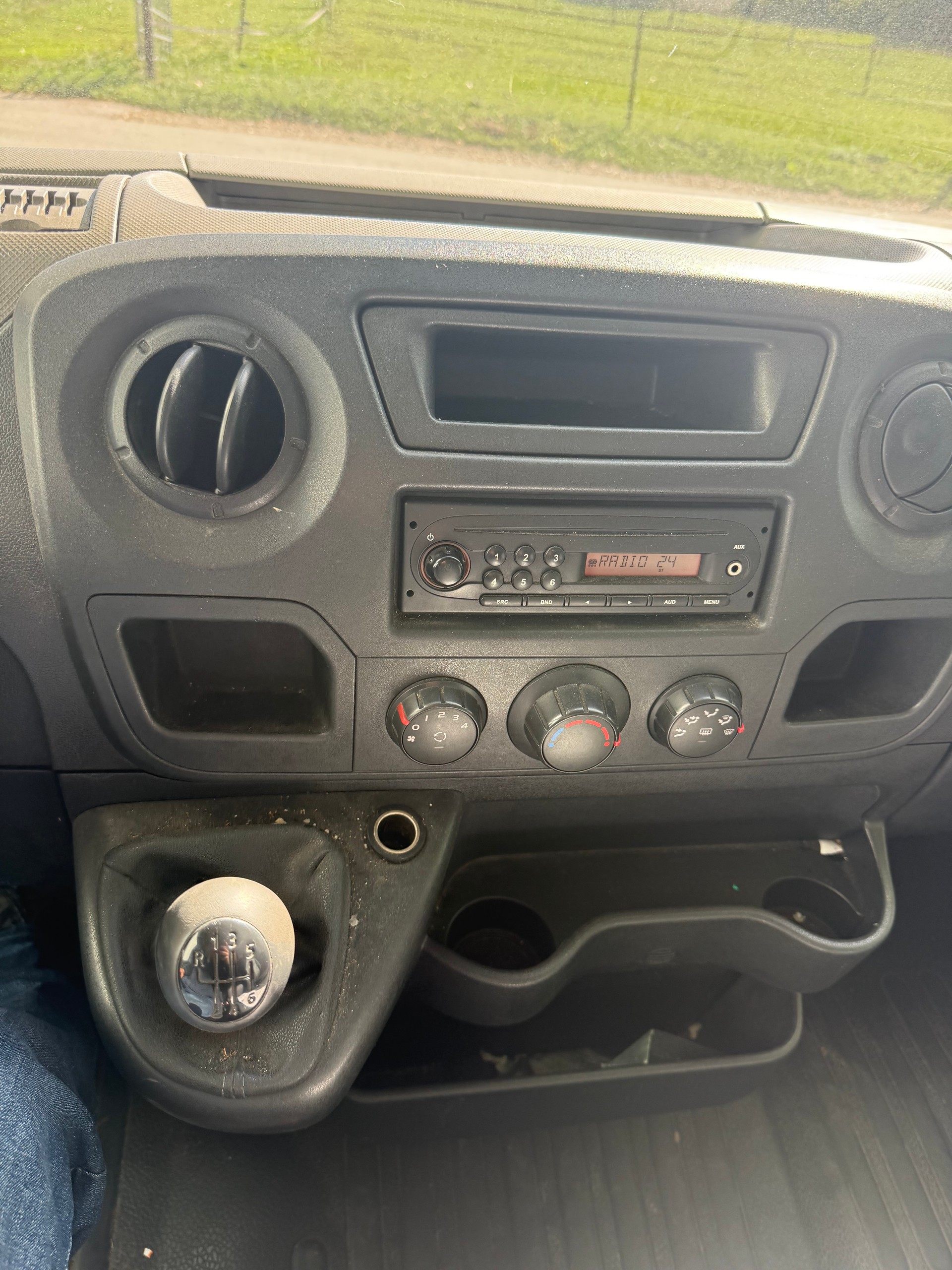 RENAULT Master T35 2.3dCi L2H2-image-12
