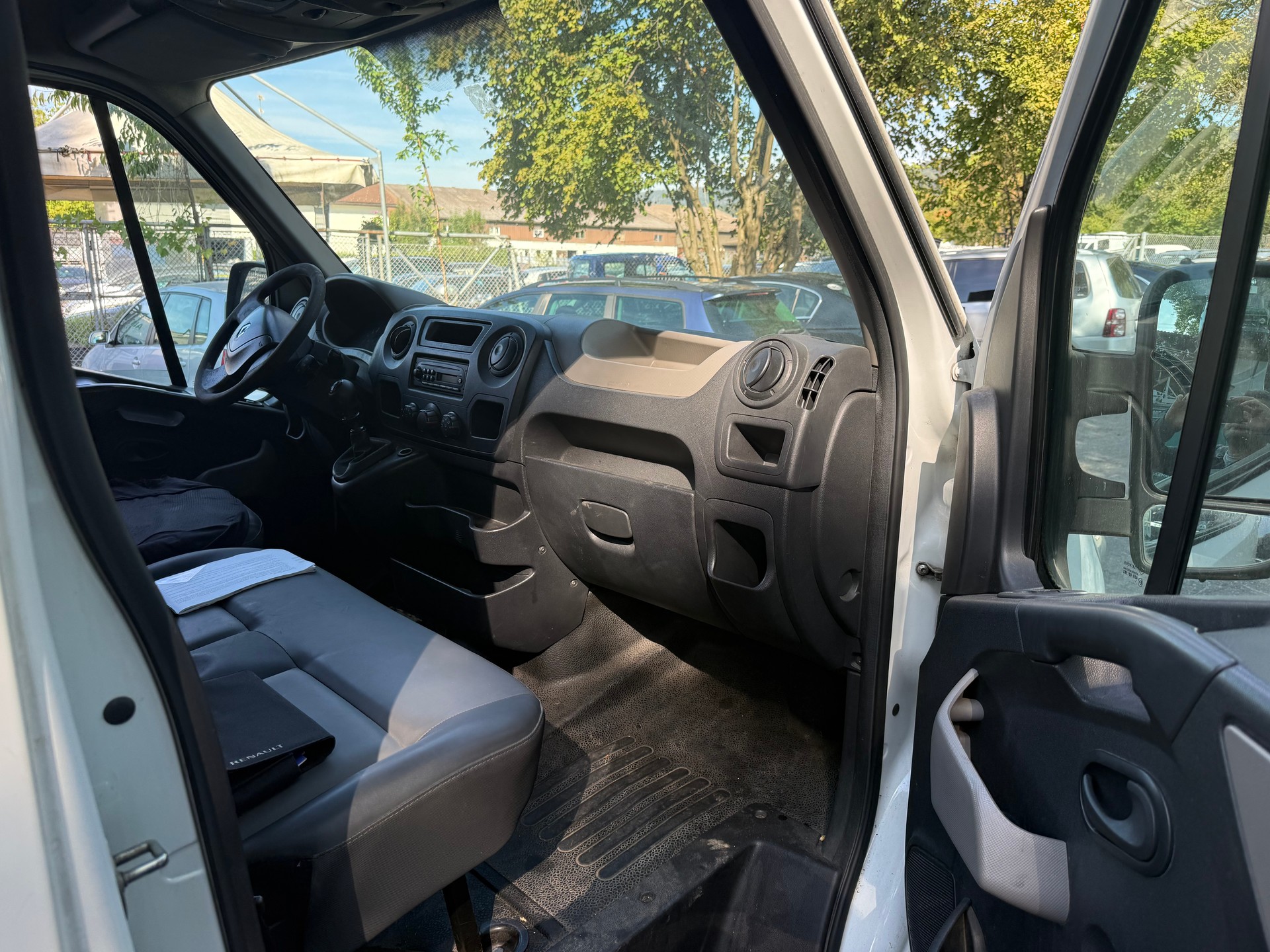 RENAULT Master T35 2.3dCi L2H2-image-7