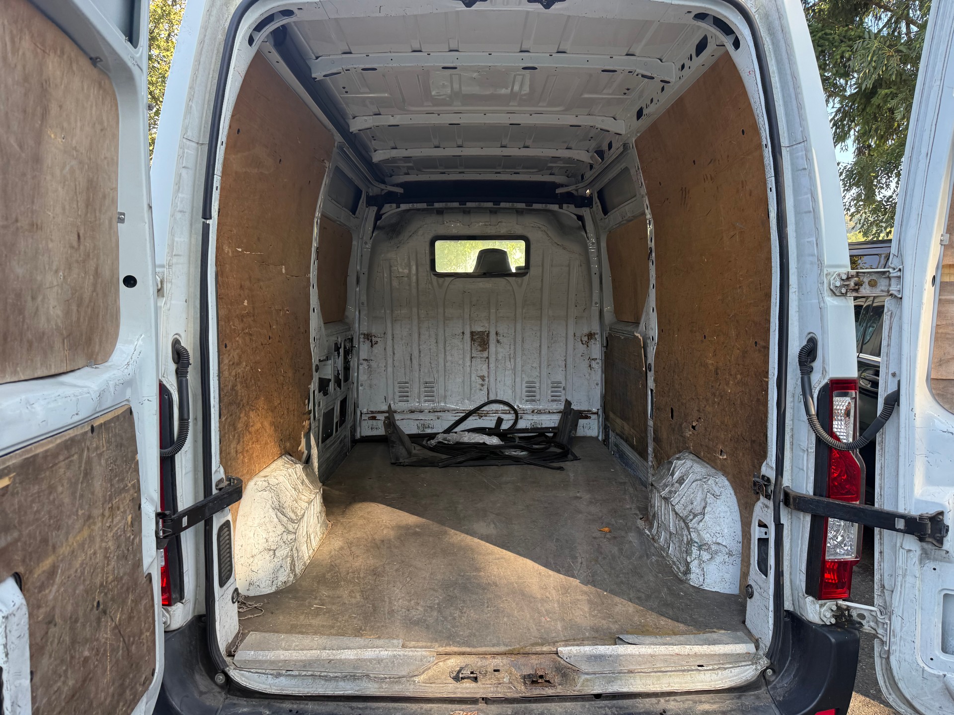 RENAULT Master T35 2.3dCi L2H2-image-9