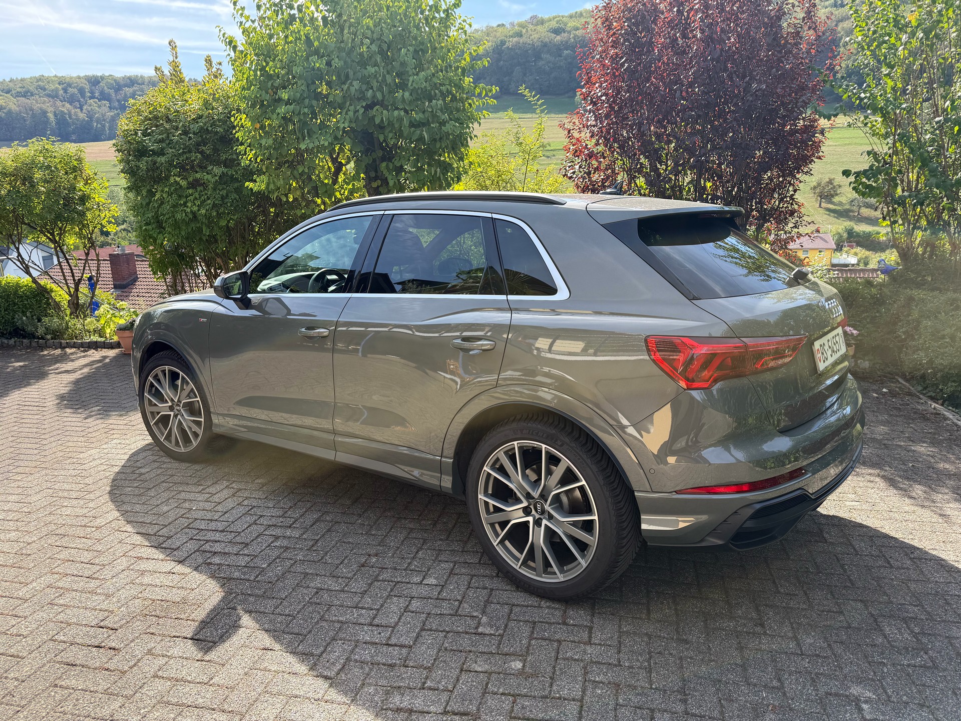 AUDI Q3 S line-image-2