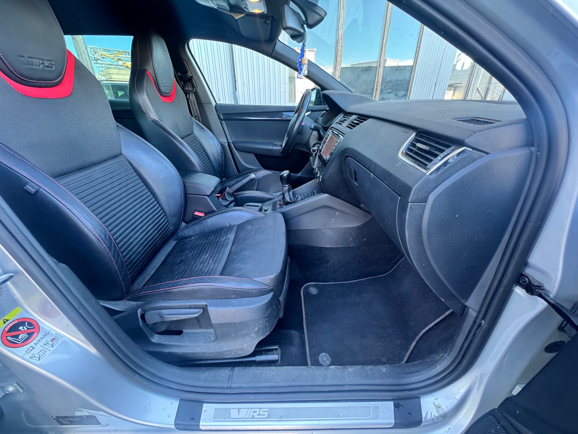 SKODA Octavia Combi 2.0 TSI RS-image-9