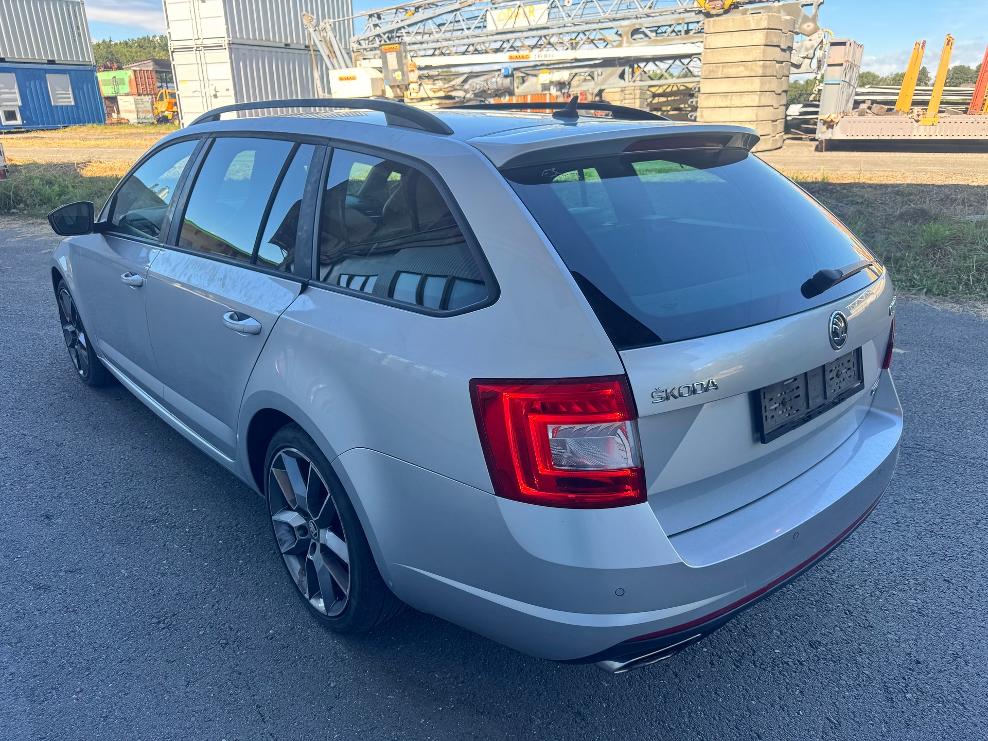 SKODA Octavia Combi 2.0 TSI RS-image-2