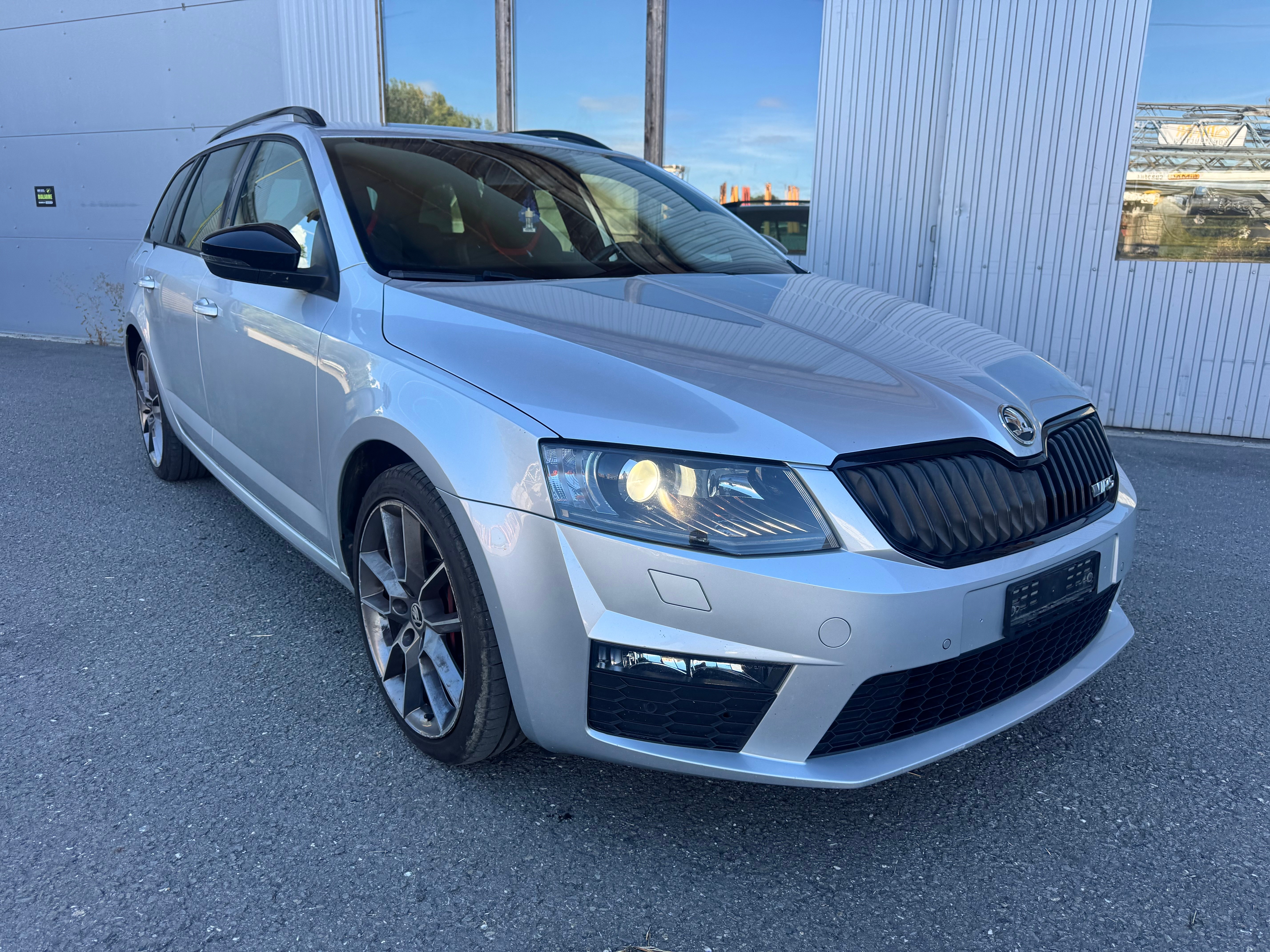 SKODA Octavia Combi 2.0 TSI RS — slika 1