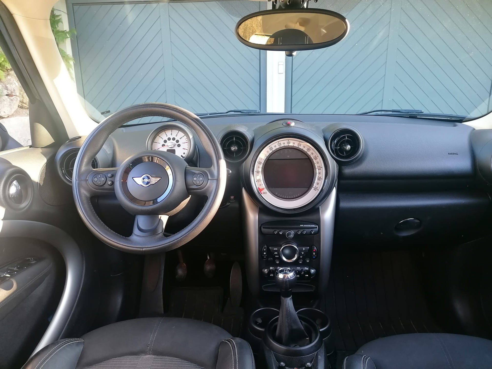 MINI 1.6i Cooper ALL4-image-2