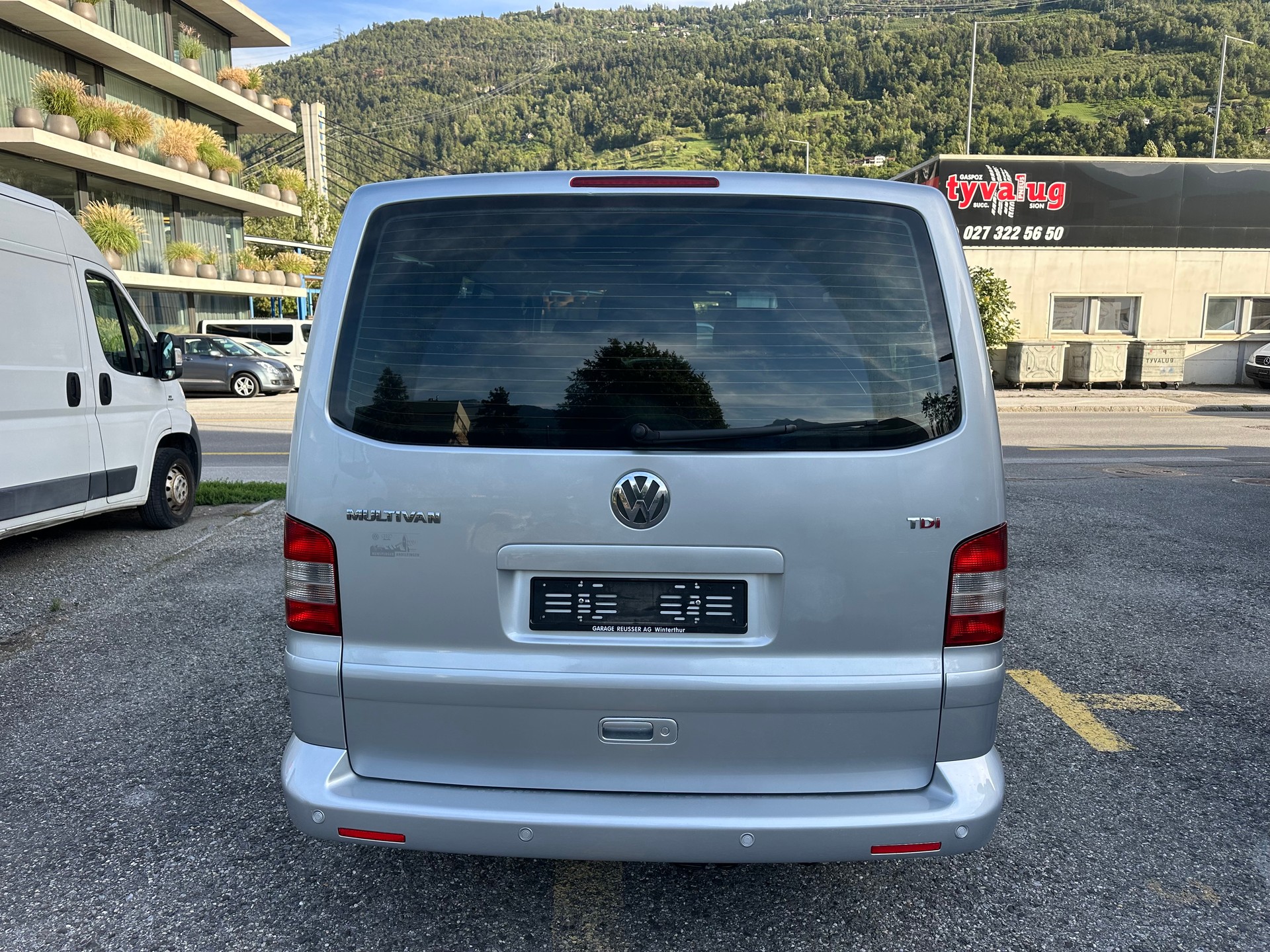 VW T5 Multivan Highline 2.5 TDI-image-4