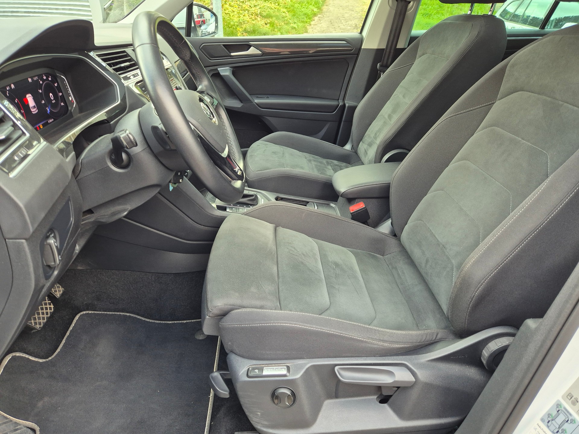VW Tiguan Allspace 2.0TSI Highline 4Motion DSG-image-9